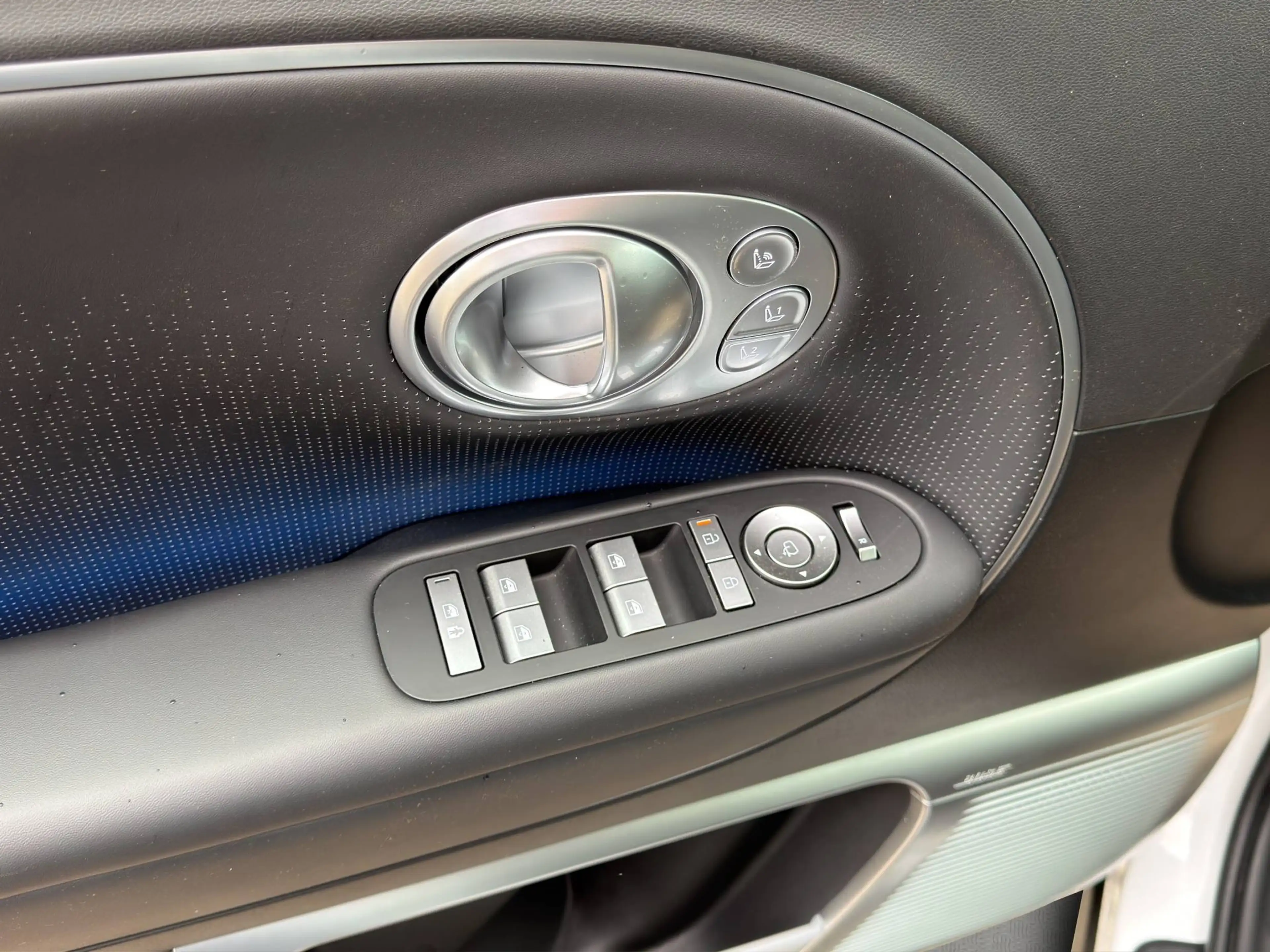 Hyundai IONIQ 9 IONIQ 9 110kWh 4WD UNIQ 6-SITZER RELAXPAKET + PANORAMAGLASDACH - 98,3% SOC — photo 13