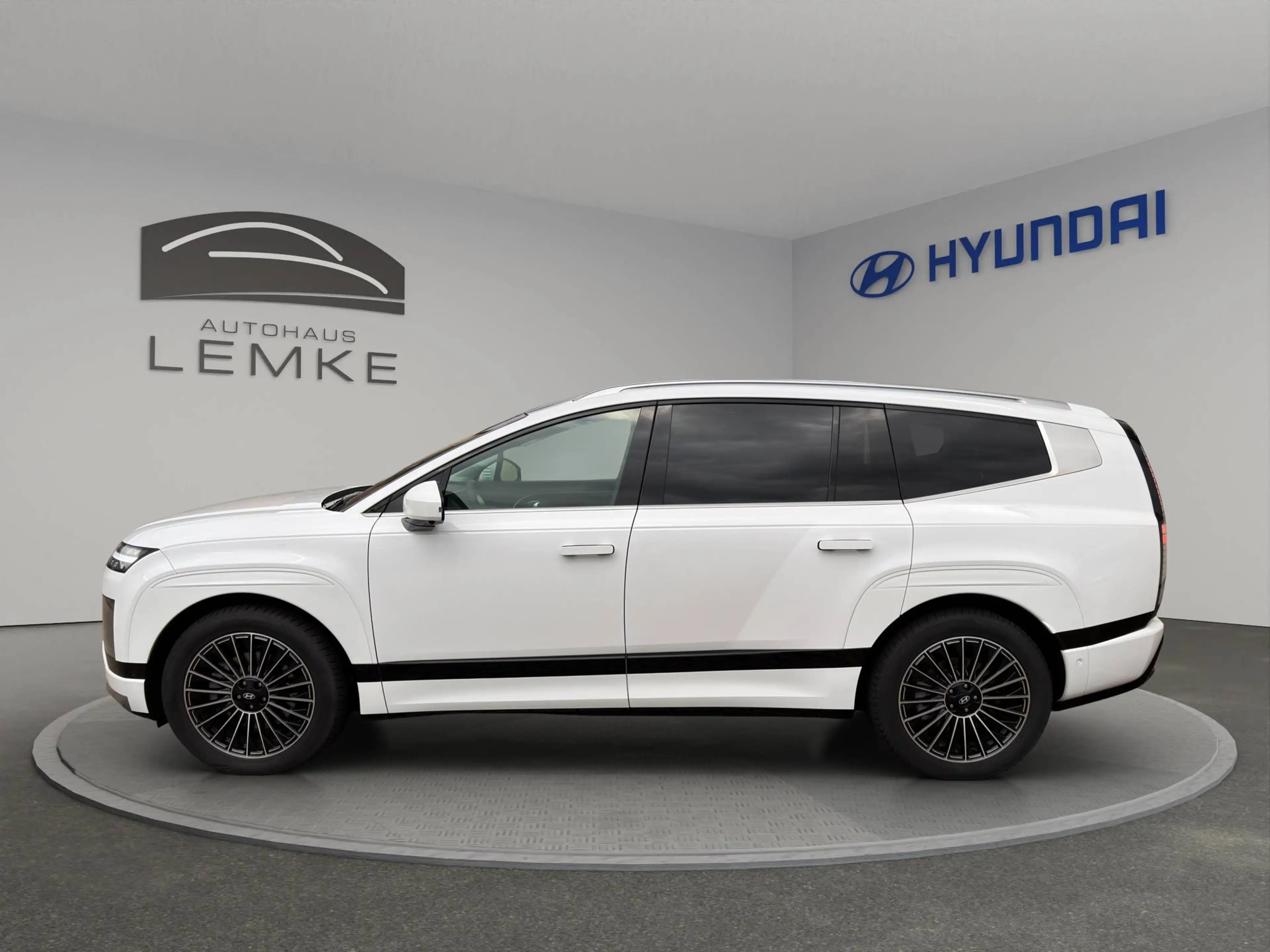 Hyundai IONIQ 9 IONIQ 9 110kWh 4WD UNIQ 6-SITZER RELAXPAKET + PANORAMAGLASDACH - 98,3% SOC — photo 4