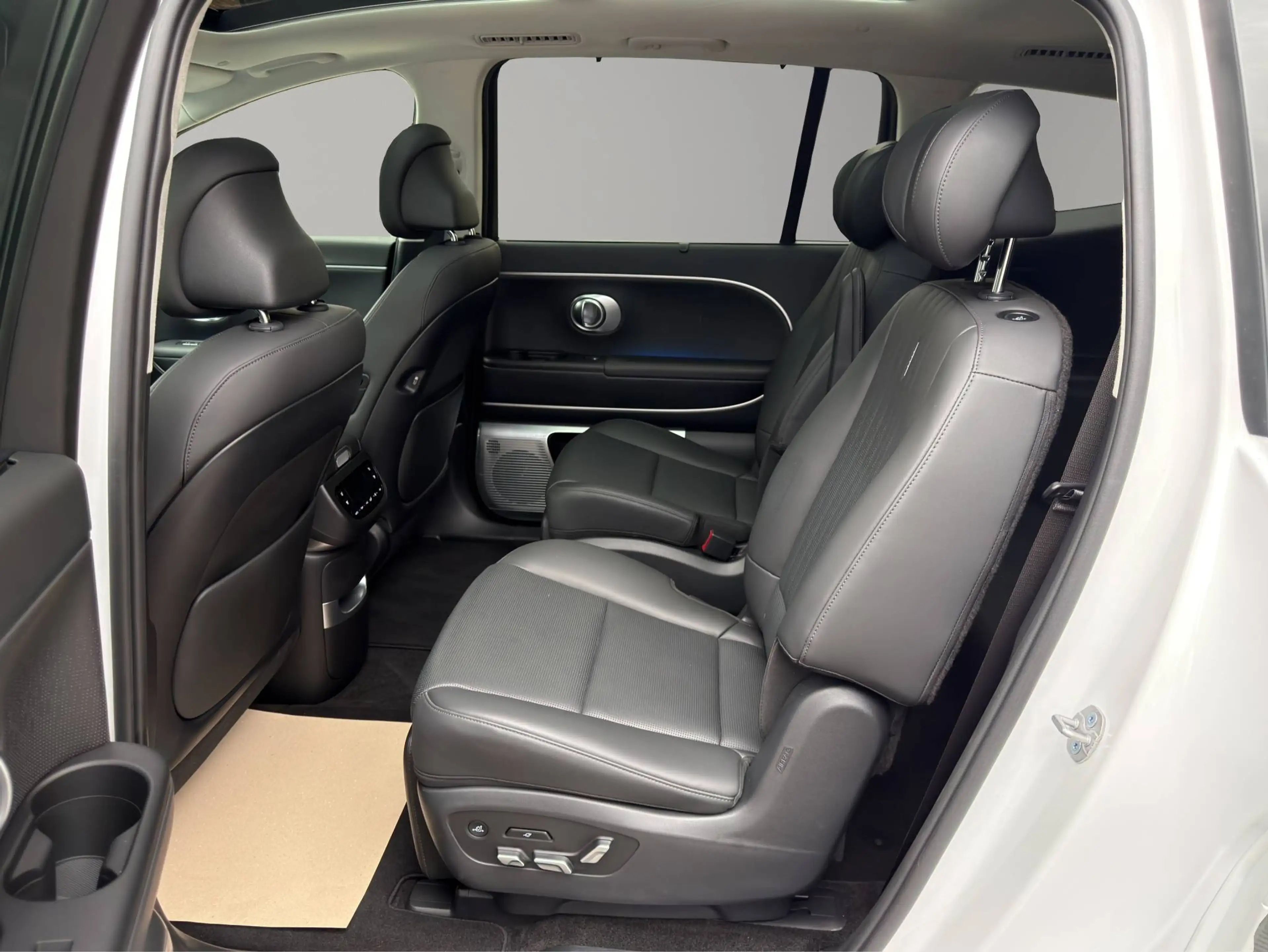 Hyundai IONIQ 9 IONIQ 9 110kWh 4WD UNIQ 6-SITZER RELAXPAKET + PANORAMAGLASDACH - 98,3% SOC — photo 14