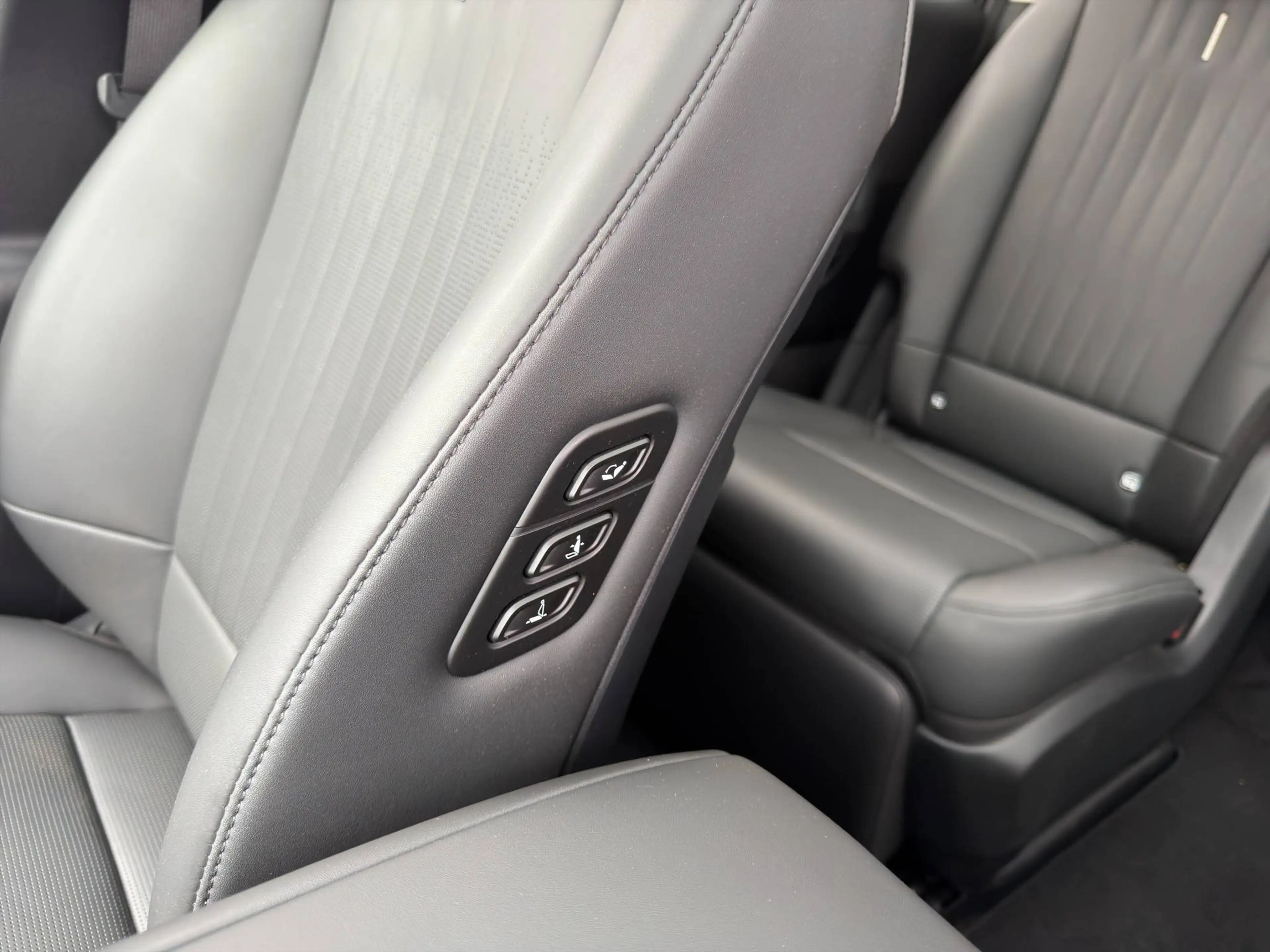 Hyundai IONIQ 9 IONIQ 9 110kWh 4WD UNIQ 6-SITZER RELAXPAKET + PANORAMAGLASDACH - 98,3% SOC — photo 30