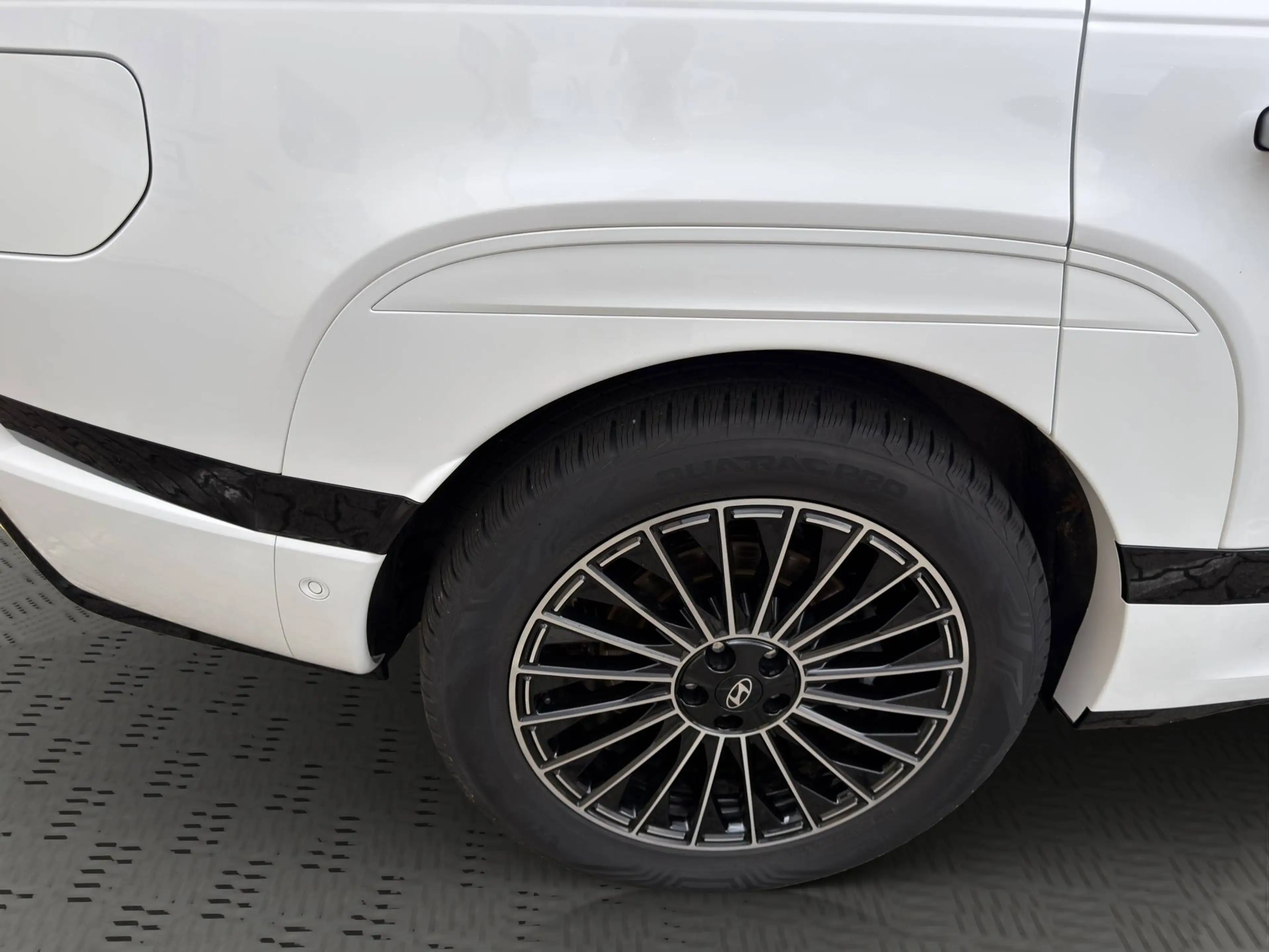 Hyundai IONIQ 9 IONIQ 9 110kWh 4WD UNIQ 6-SITZER RELAXPAKET + PANORAMAGLASDACH - 98,3% SOC — photo 24