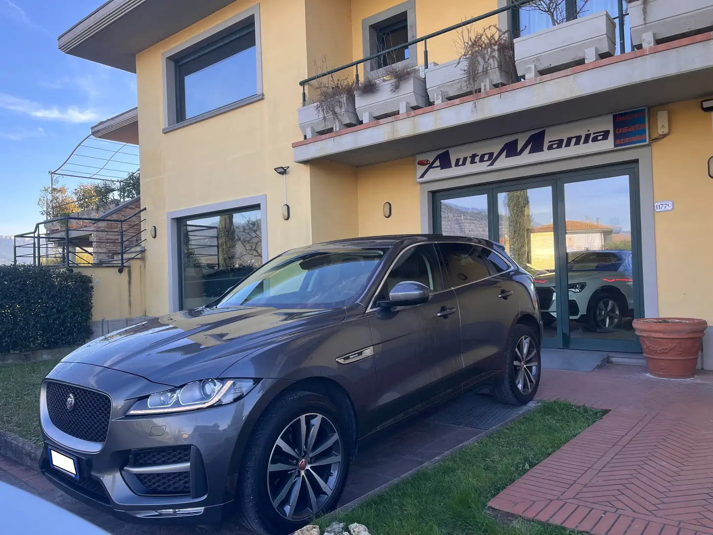 Jaguar F-Pace 2.0 D R-SPORT AWD CERCHI DA 20/TETTO APRIBILE Gris - 1