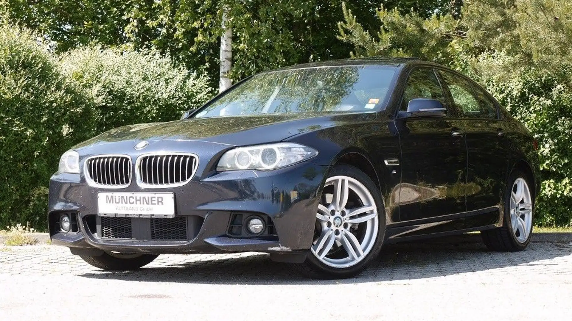 BMW 520 d xDrive Lim M Sport Paket Schwarz - 2
