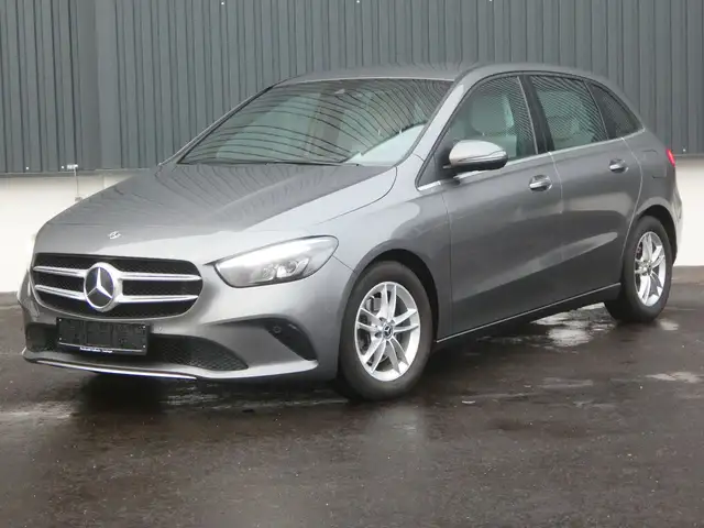 Mercedes-Benz B 180 Aut WIDE LED Navi SHZ Kamera Teilleder AHK