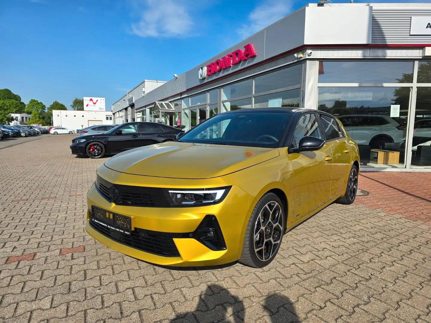 Opel Astra L Ultimate Paket PHEV Schiebedach HUD LED Gelb - 1