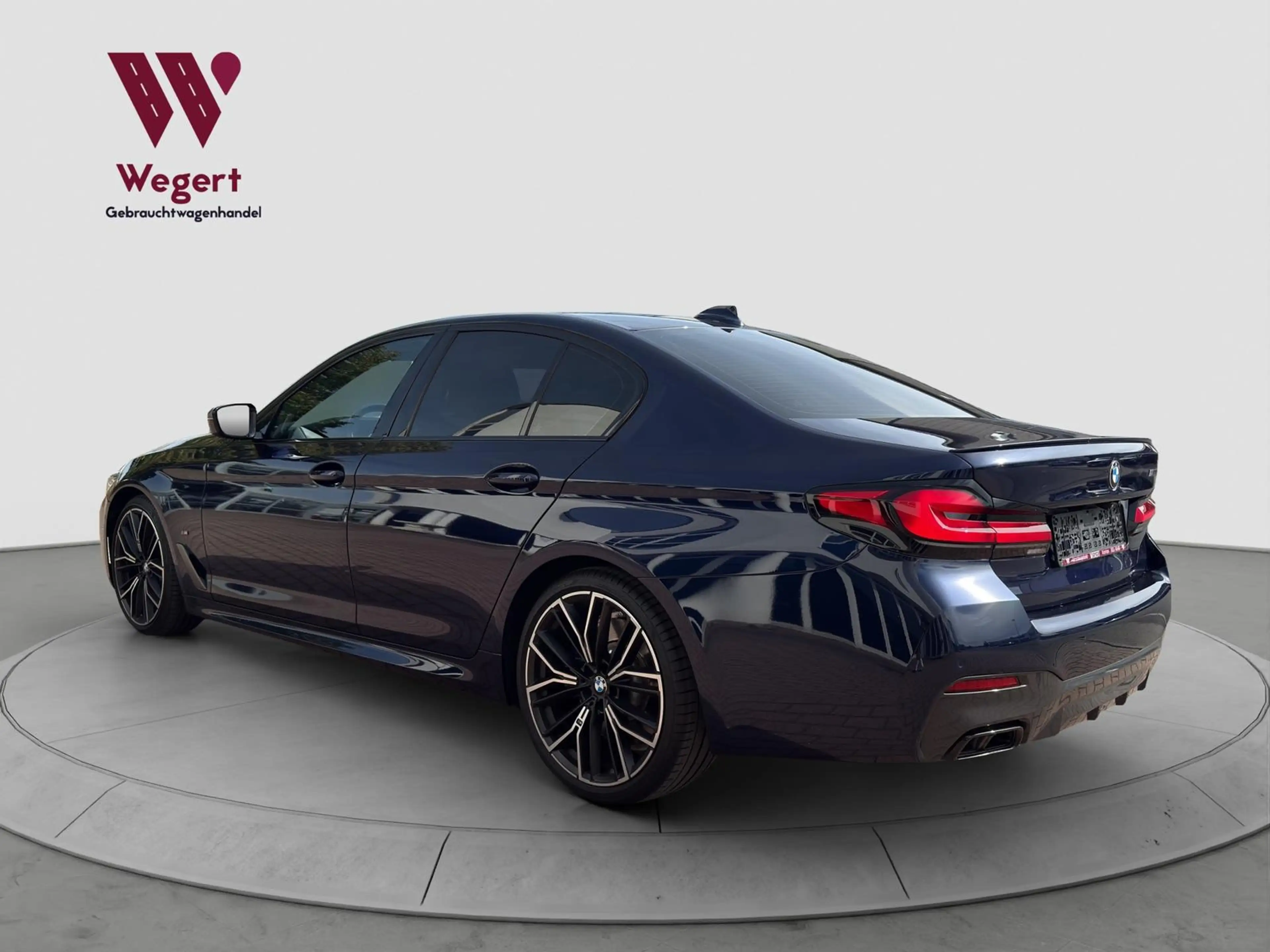BMW 550 i xDrive*STANDHEIZUNG*MASSAGE*HUD*H&K*LASER — photo 14