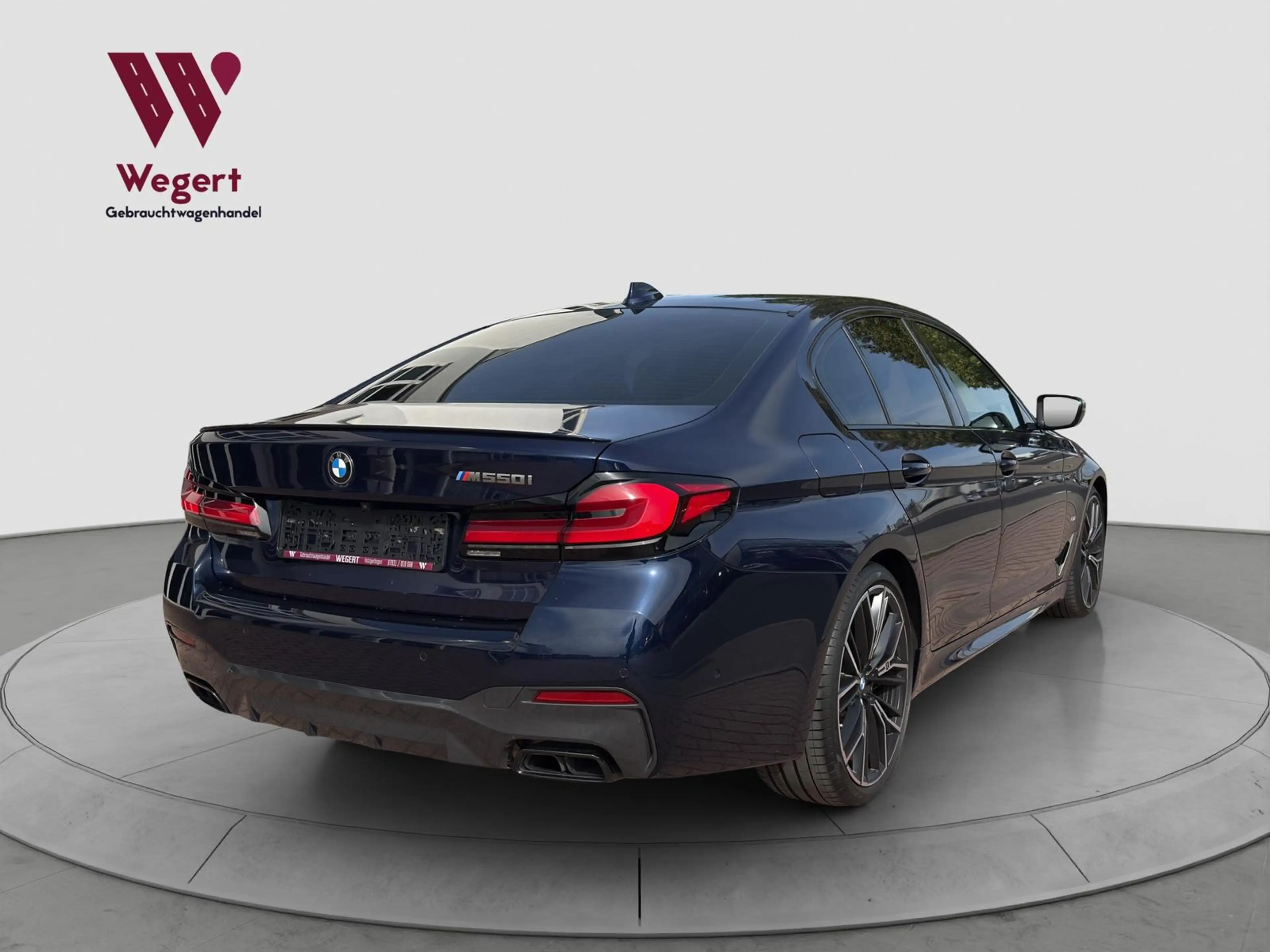 BMW 550 i xDrive*STANDHEIZUNG*MASSAGE*HUD*H&K*LASER — photo 10