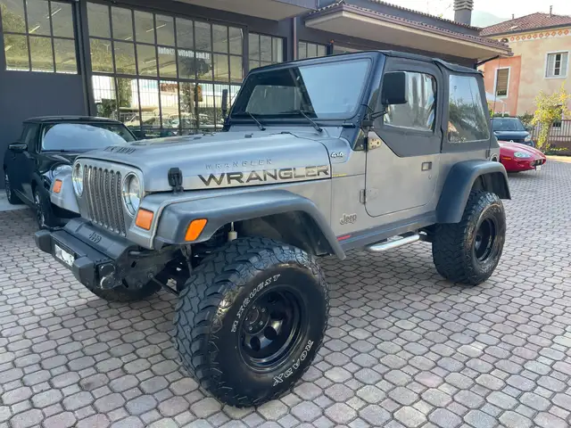 Jeep Wrangler Wrangler Soft Top 2.5 MOTORE RIFATTO