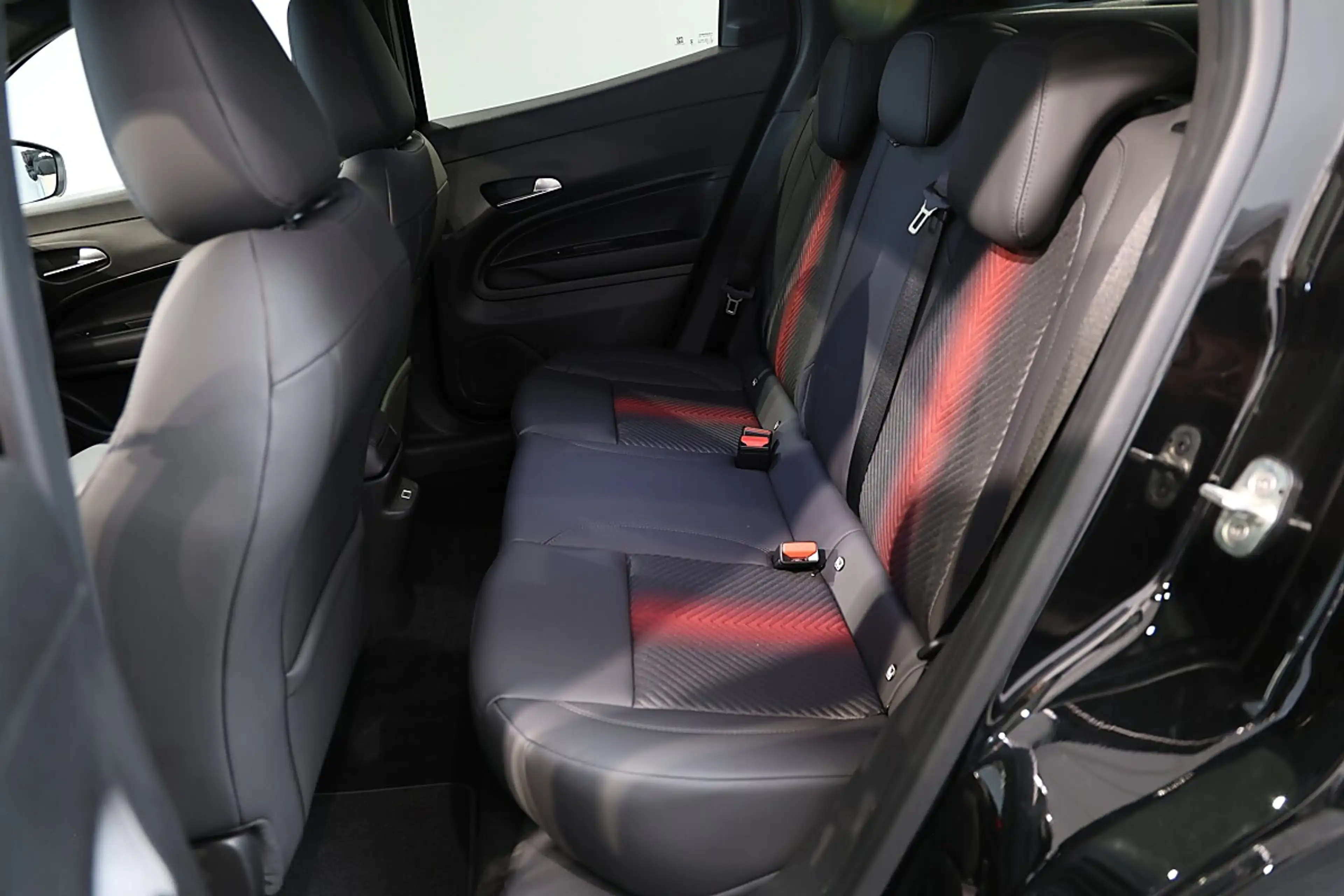Alfa Romeo Junior Ibrida 1.2e-DCT6 Mild-Hybrid Ti — photo 12
