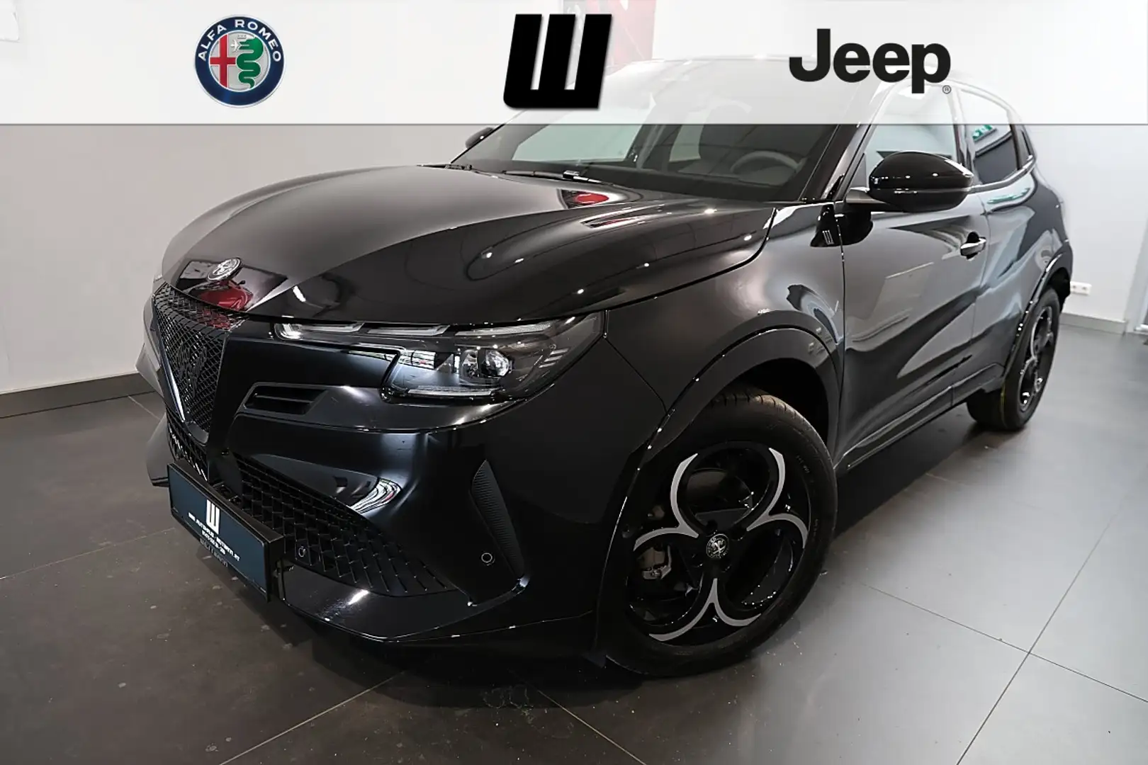 Alfa Romeo Junior Ibrida 1.2e-DCT6 Mild-Hybrid Ti Schwarz - 1