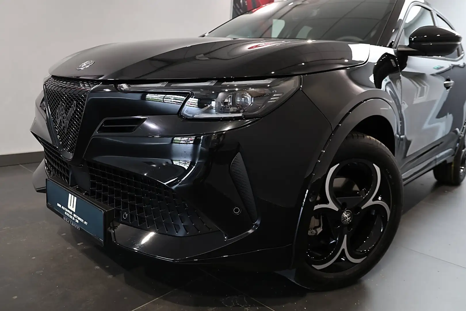 Alfa Romeo Junior Ibrida 1.2e-DCT6 Mild-Hybrid Ti Schwarz - 2