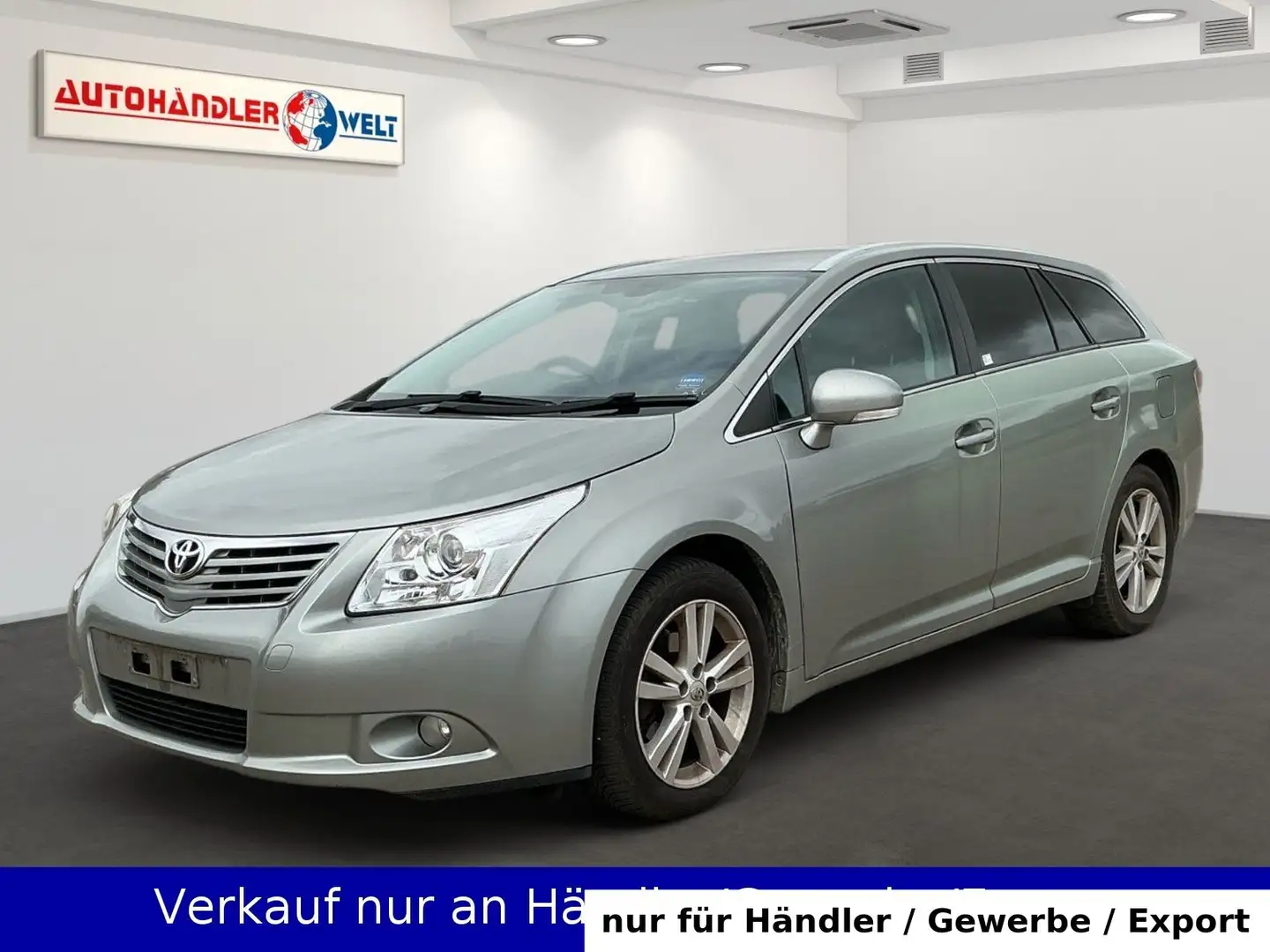 Toyota Avensis Kombi 2.0 Executive Automatik RHD Silber - 1