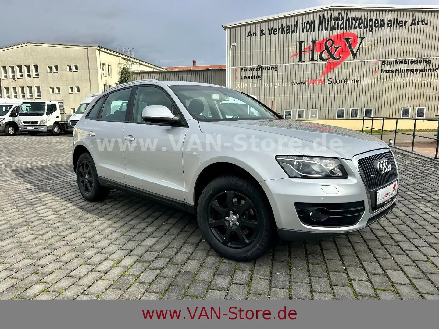 Audi Q5 2.0 TFSI QUATTRO/KLIMAUT/SHZG/DSP SOUND Silber - 1