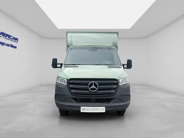 Mercedes-Benz Unknown Model view 2