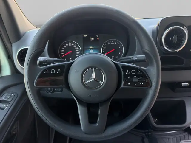 Mercedes-Benz Unknown Model view 13