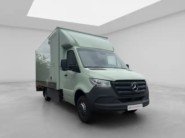 Mercedes-Benz Unknown Model view 3
