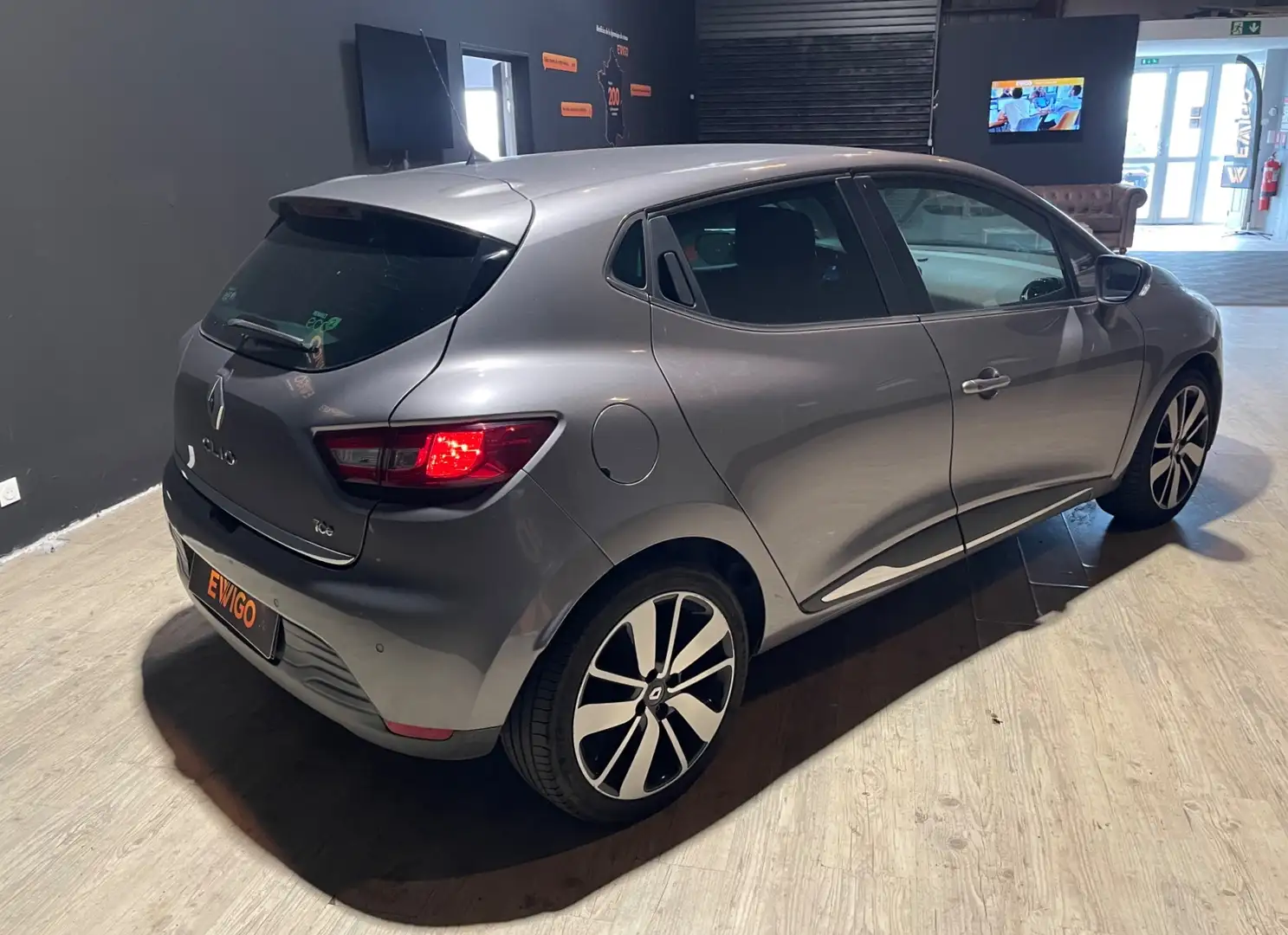 Renault Clio 0.9 TCE 90 INTENS - 2