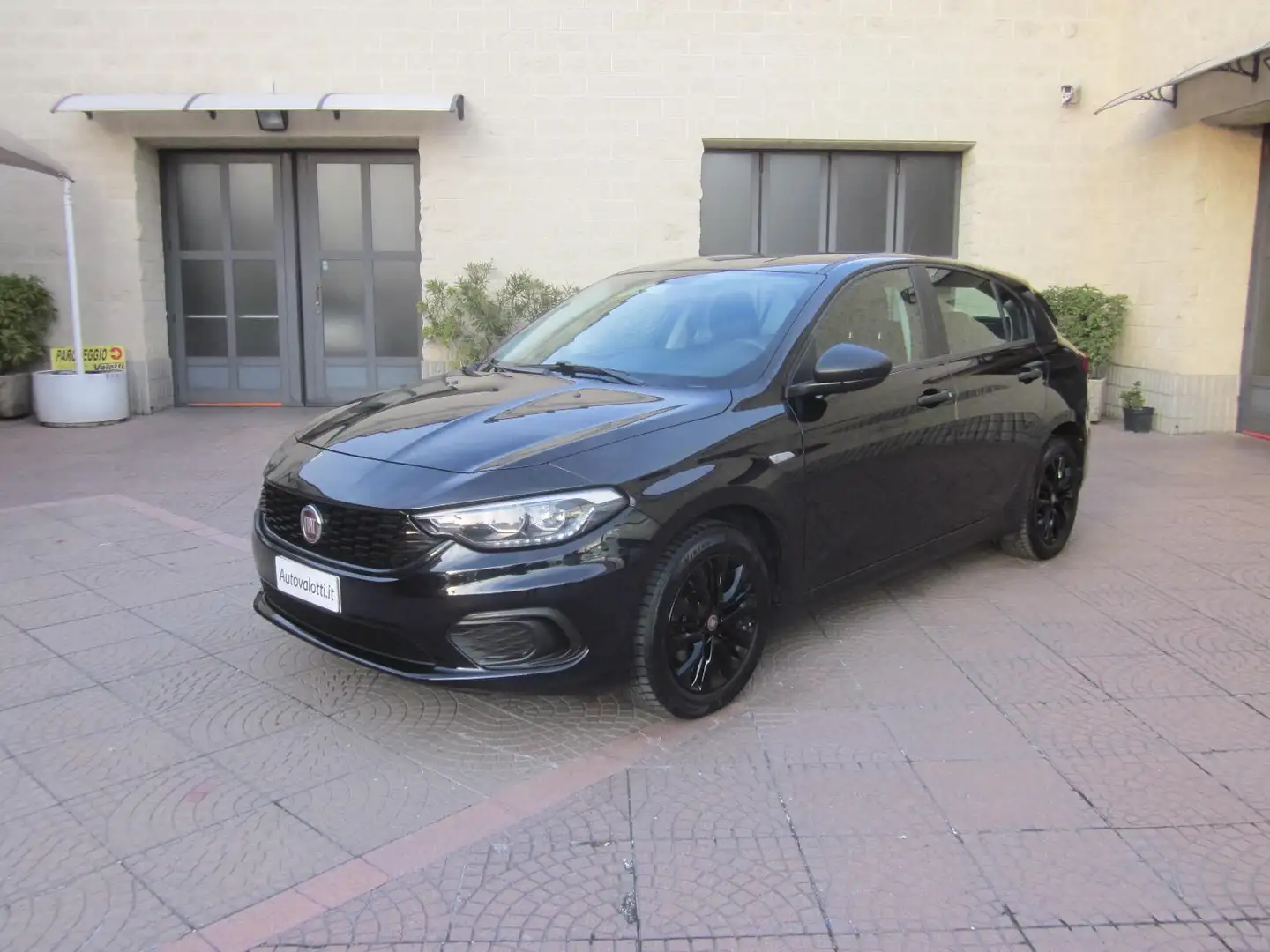 Fiat Tipo 1.4 95 CV 5 porte Street Black Edition Negro - 1