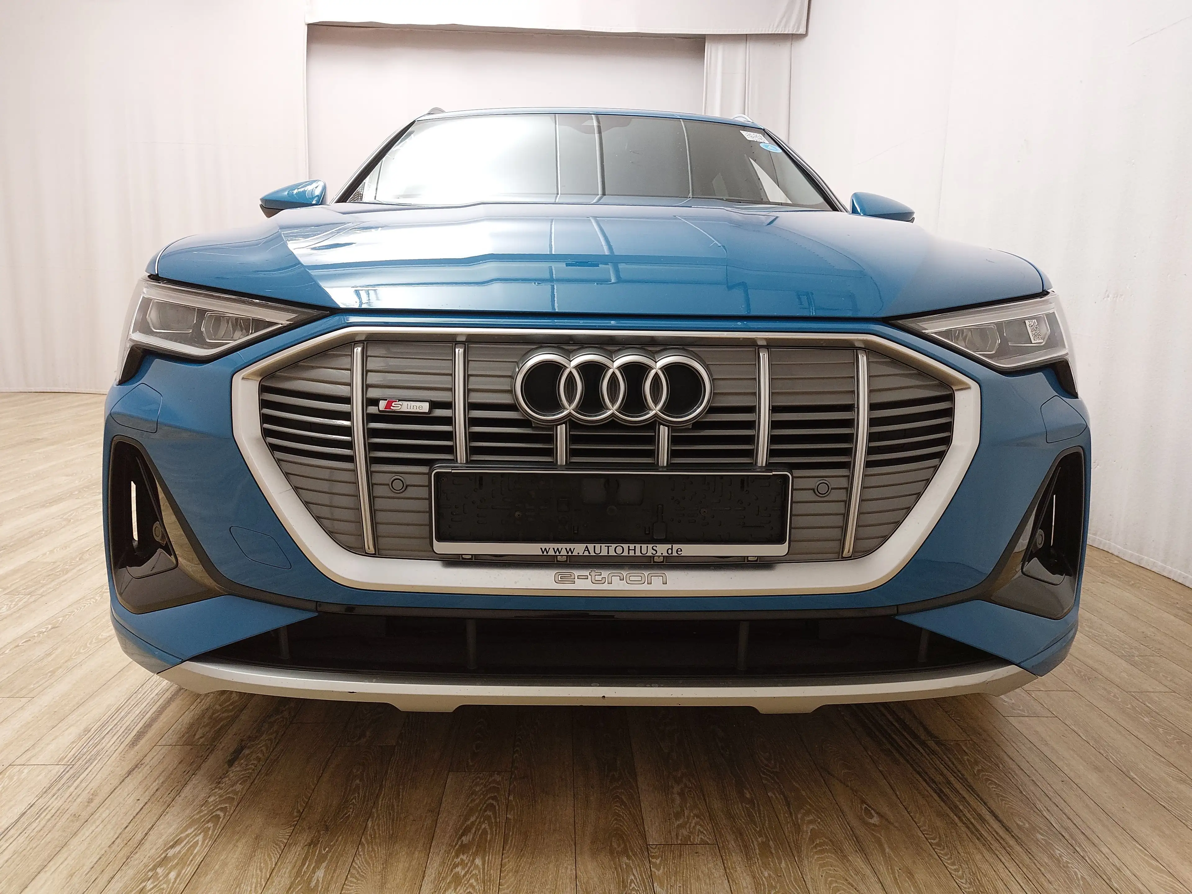 Audi e-tron 55 Qu. S-Line T-Leder Navi LED vc RFK — photo 9