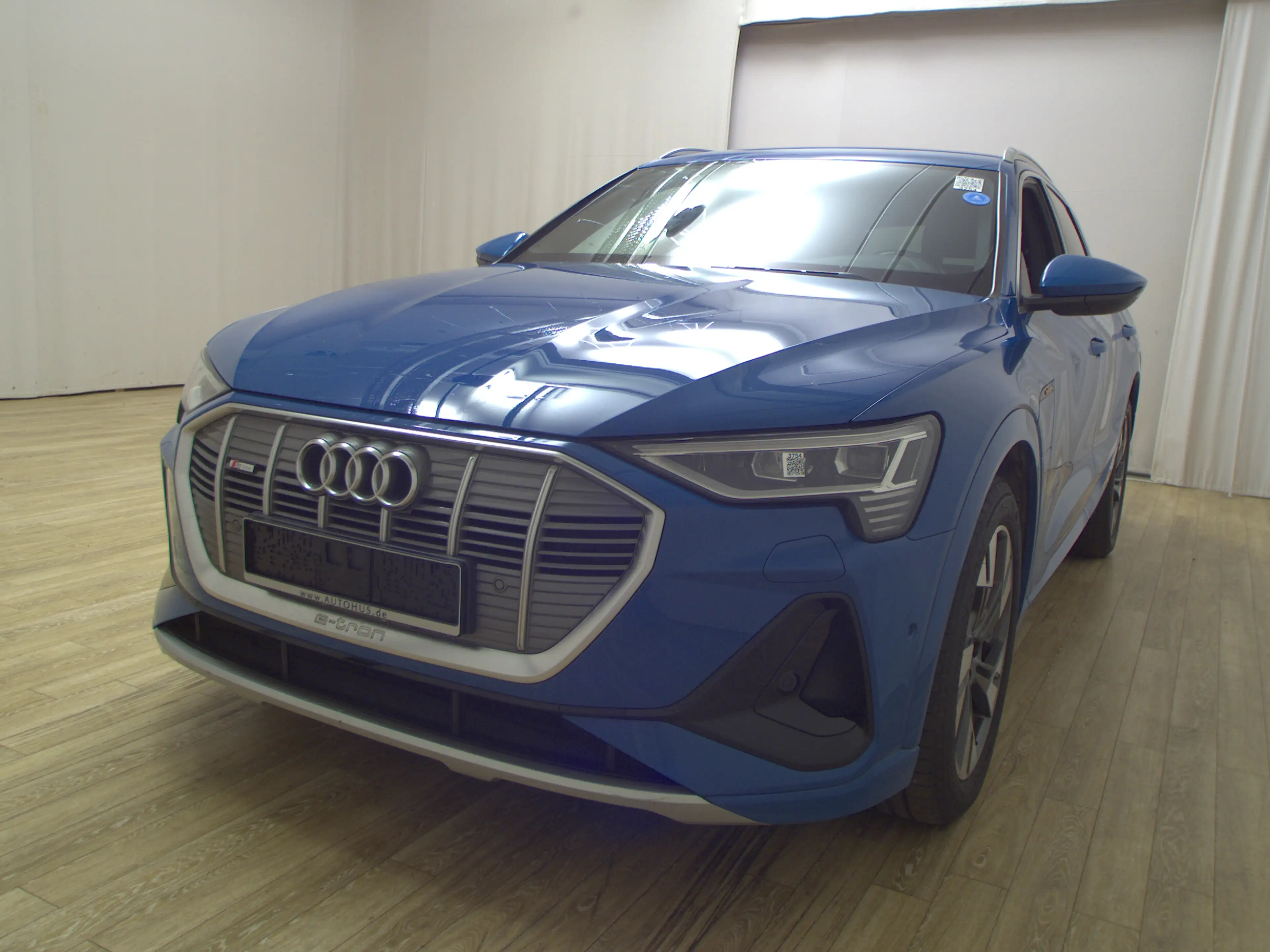 Audi e-tron 55 Qu. S-Line T-Leder Navi LED vc RFK — photo 2
