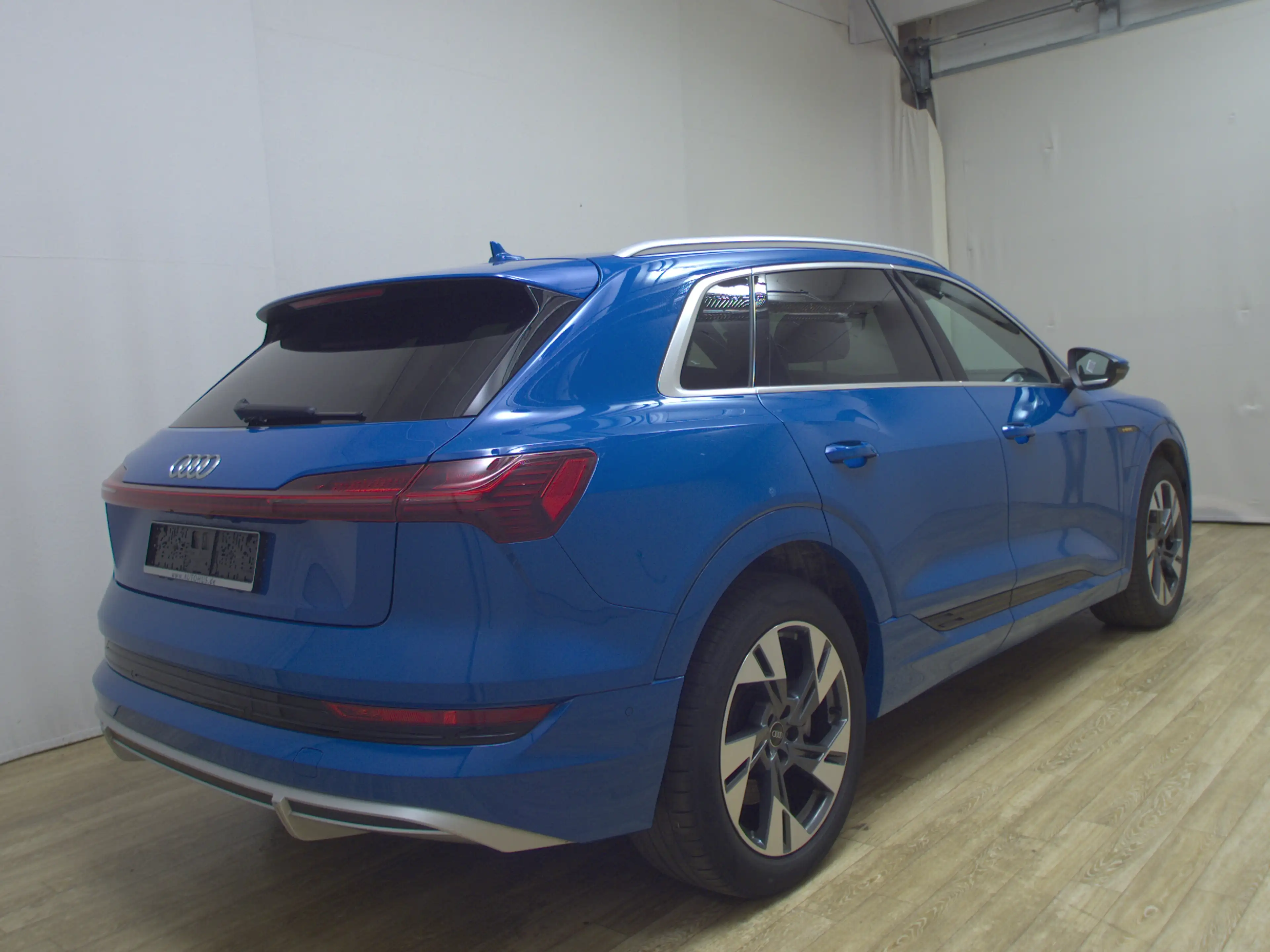 Audi e-tron 55 Qu. S-Line T-Leder Navi LED vc RFK — photo 4