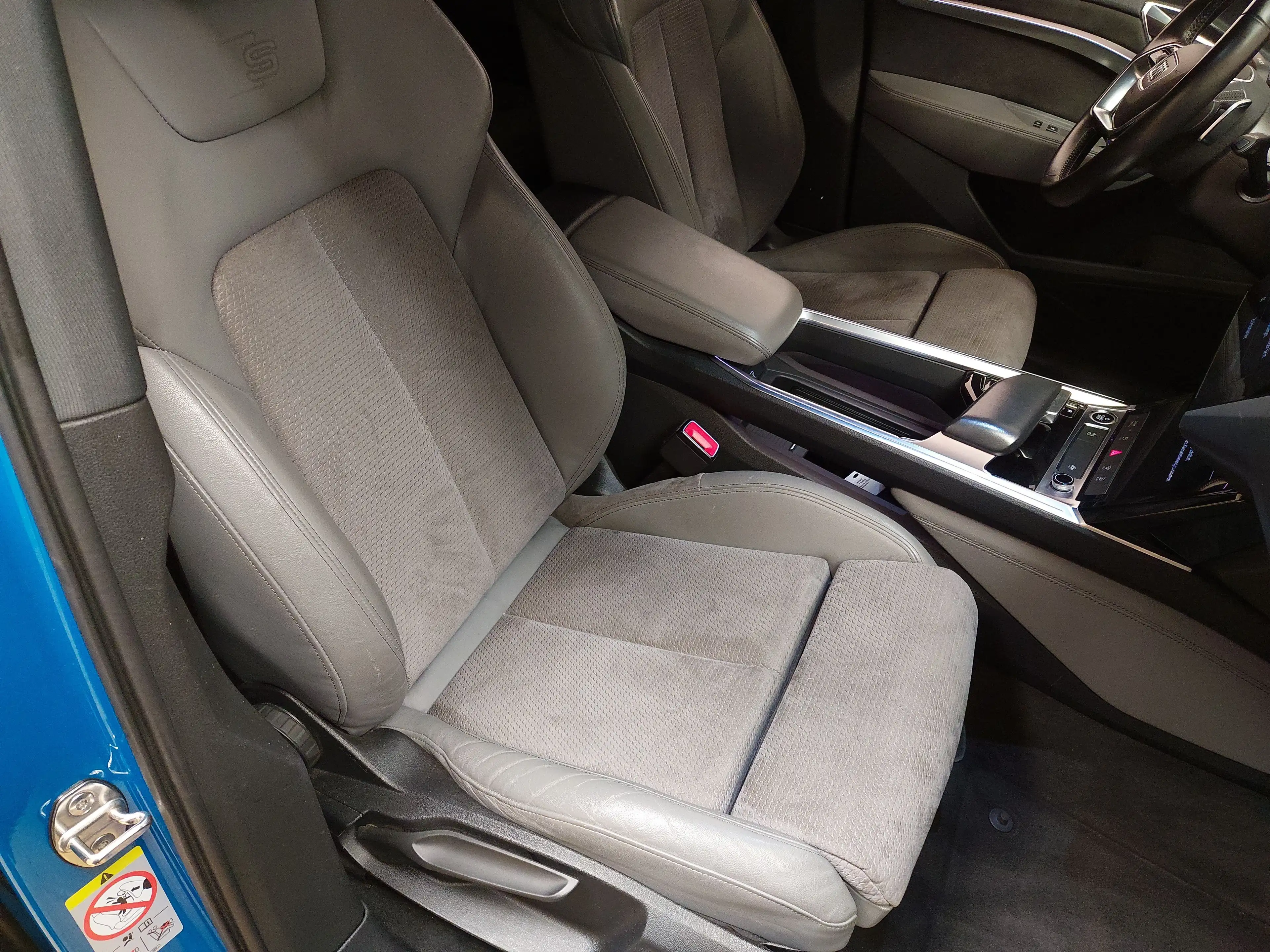 Audi e-tron 55 Qu. S-Line T-Leder Navi LED vc RFK — photo 10