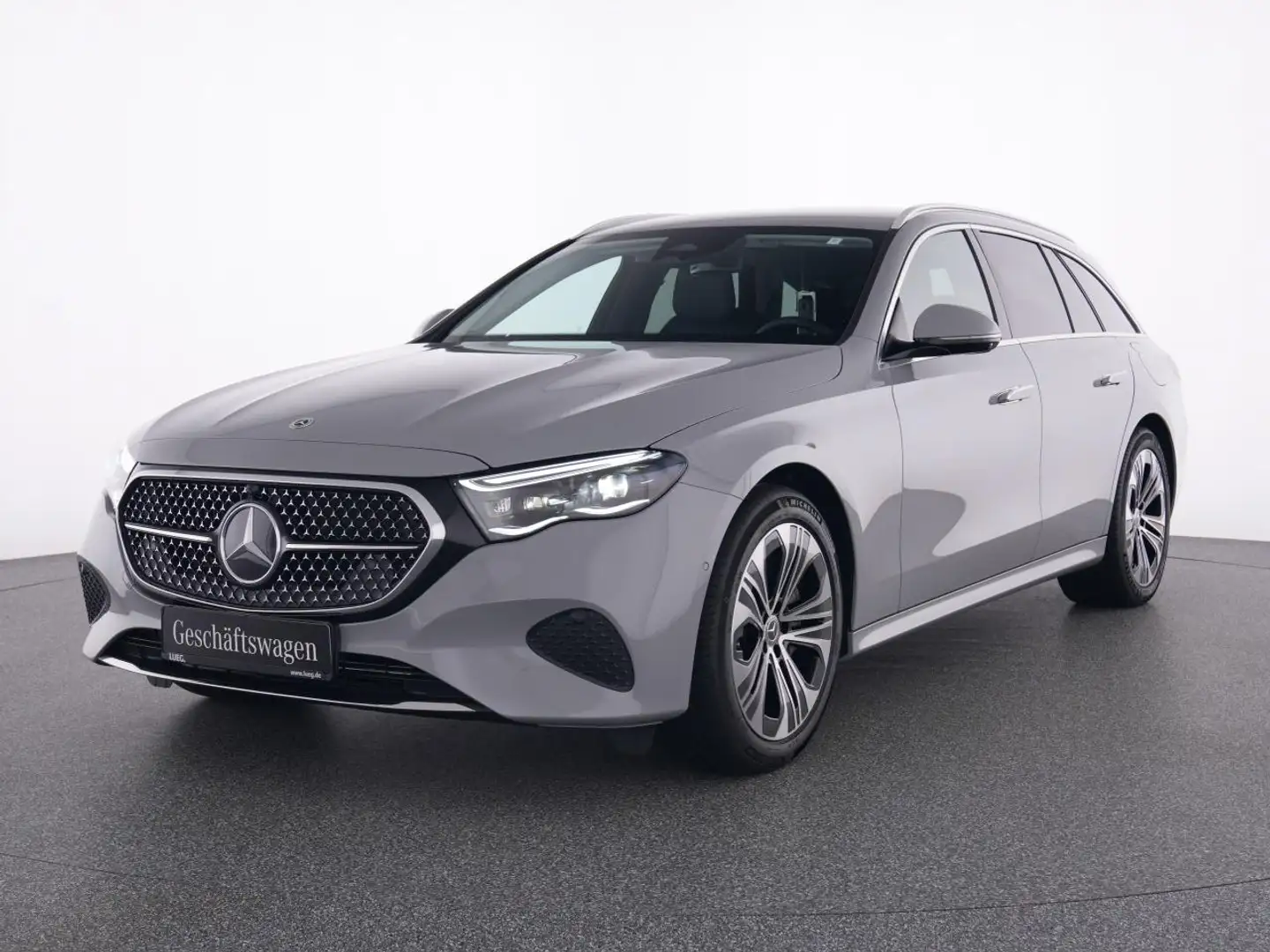 Mercedes-Benz E 300 e T AVANTGARDE+AIRMATIC+AHK+DC-LADER+360°+ Grau - 2