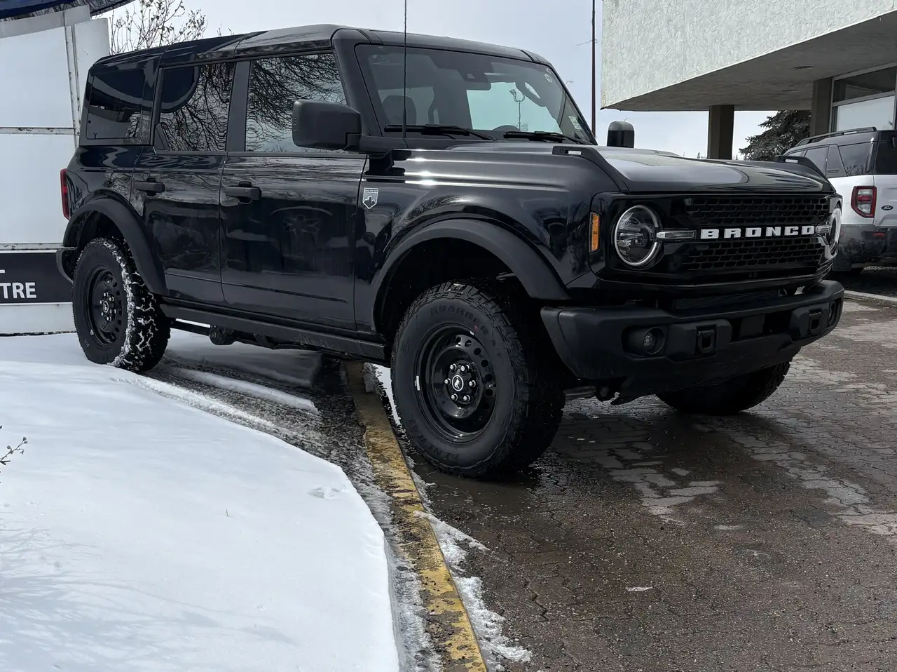 Ford Bronco photo Ford Bronco