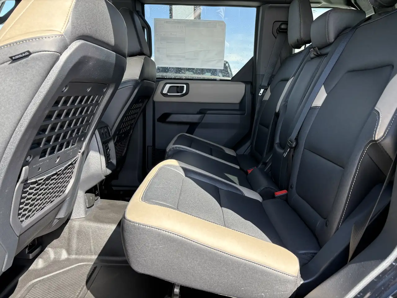Ford Bronco photo Ford Bronco
