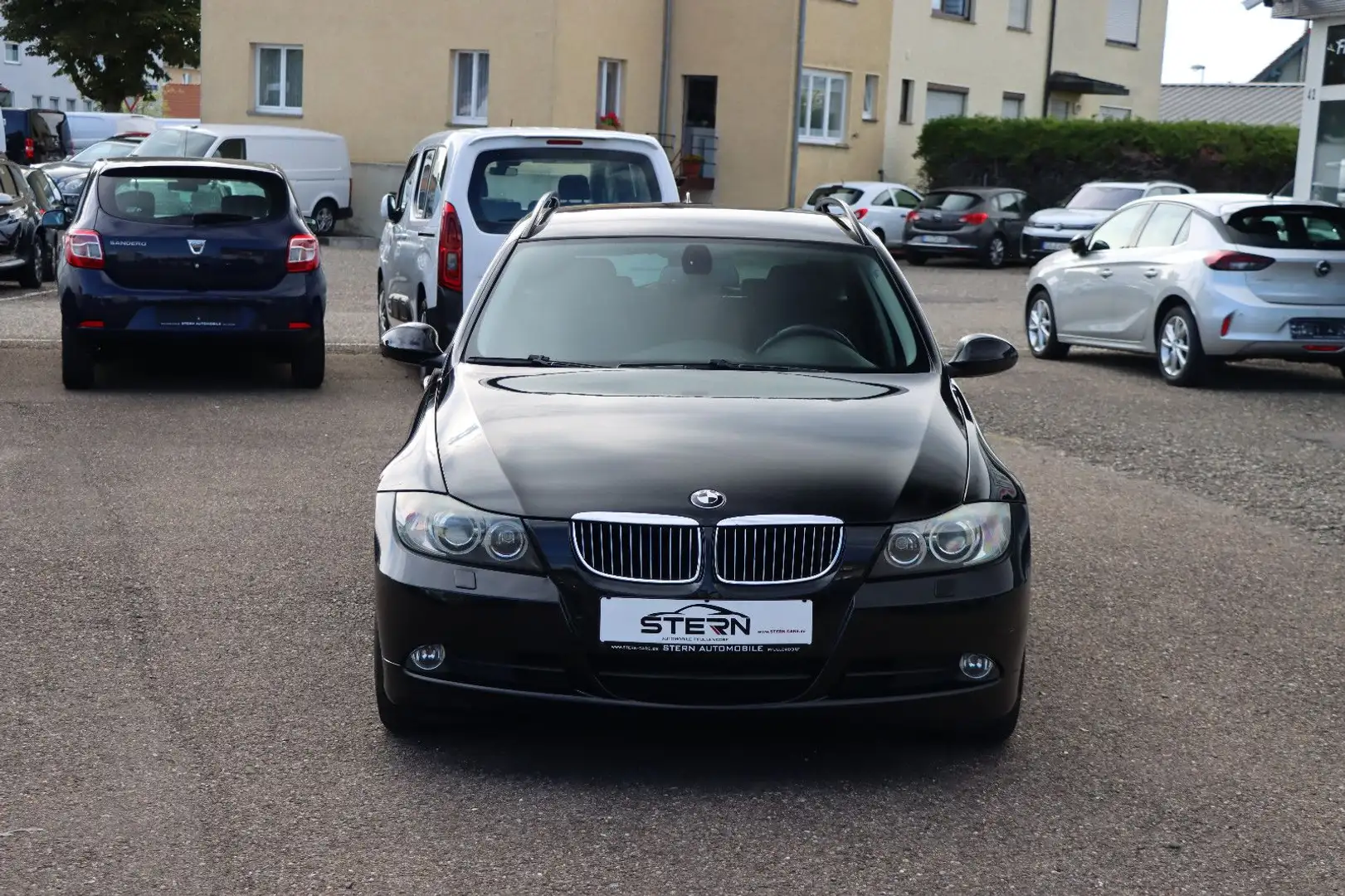 BMW 325 i xDrive l NAVI-PRO l XENON l Noir - 2