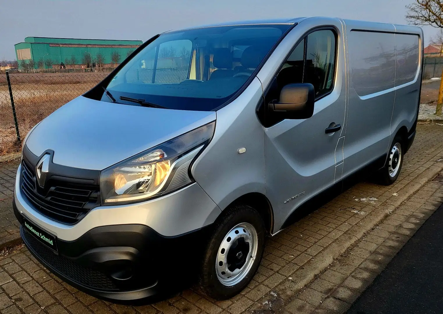Renault Trafic Kasten L1H1 2,7t Komfort*Navi*Sitzhzg* Gris - 1