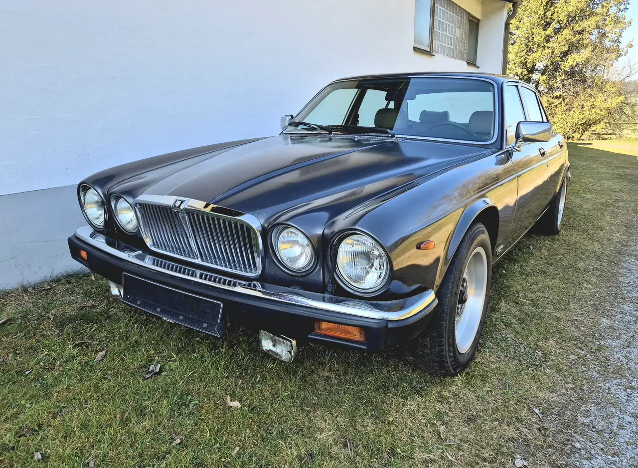 Jaguar XJ6