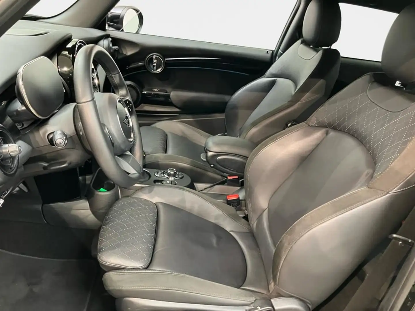 MINI Cooper SE Classic Trim Schwarz - 1