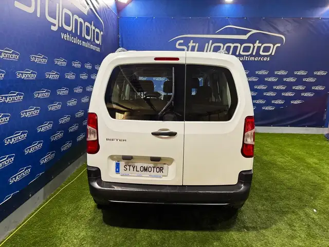 Peugeot Rifter view 11