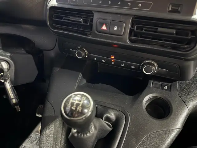 Peugeot Rifter view 15