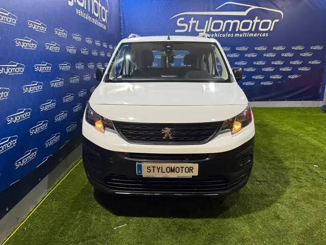 Peugeot Rifter view 4