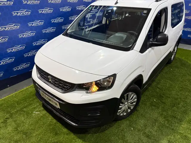 Peugeot Rifter view 22