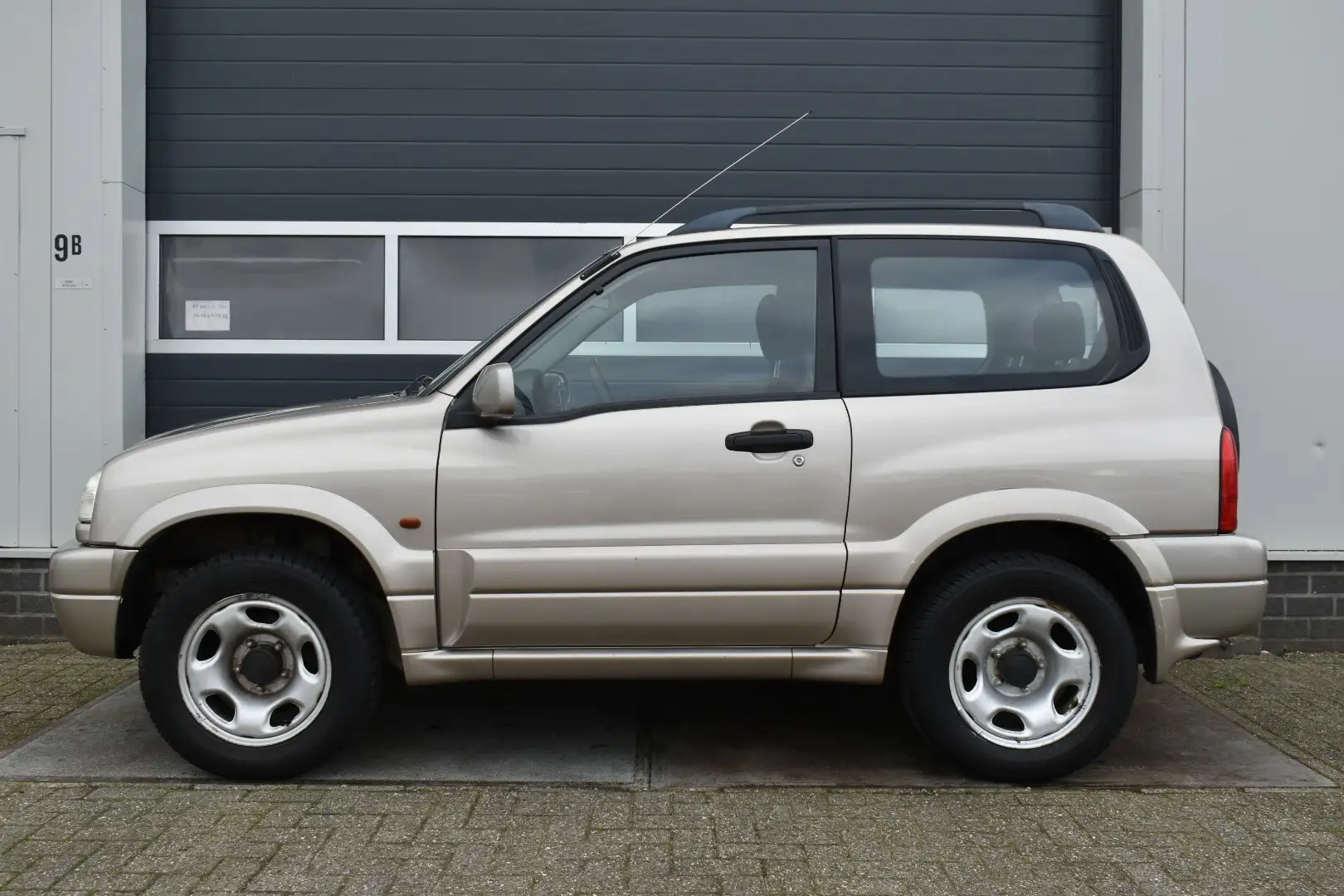 Suzuki Grand Vitara 2.0 Metal Top 4X4 Beige - 2