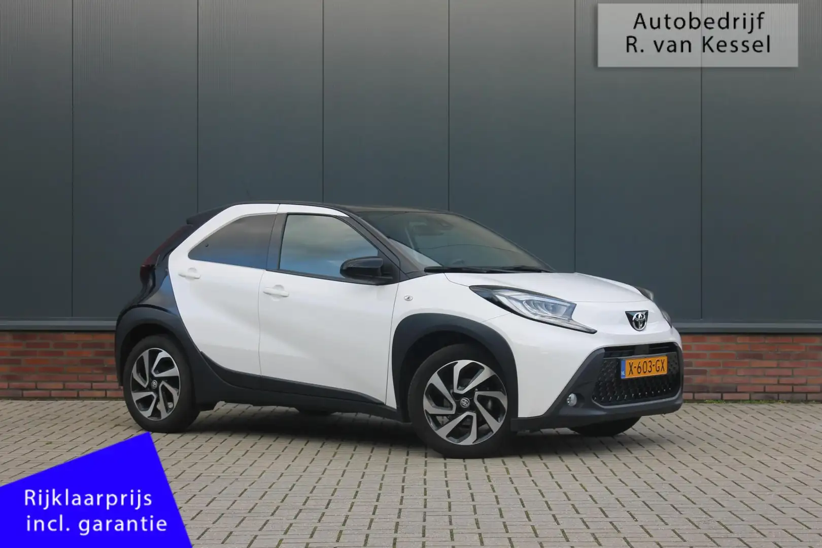 Toyota Aygo X 1.0 VVT-i MT Pulse I Rijk uitgerust I 1 Eigenaar I Wit - 1