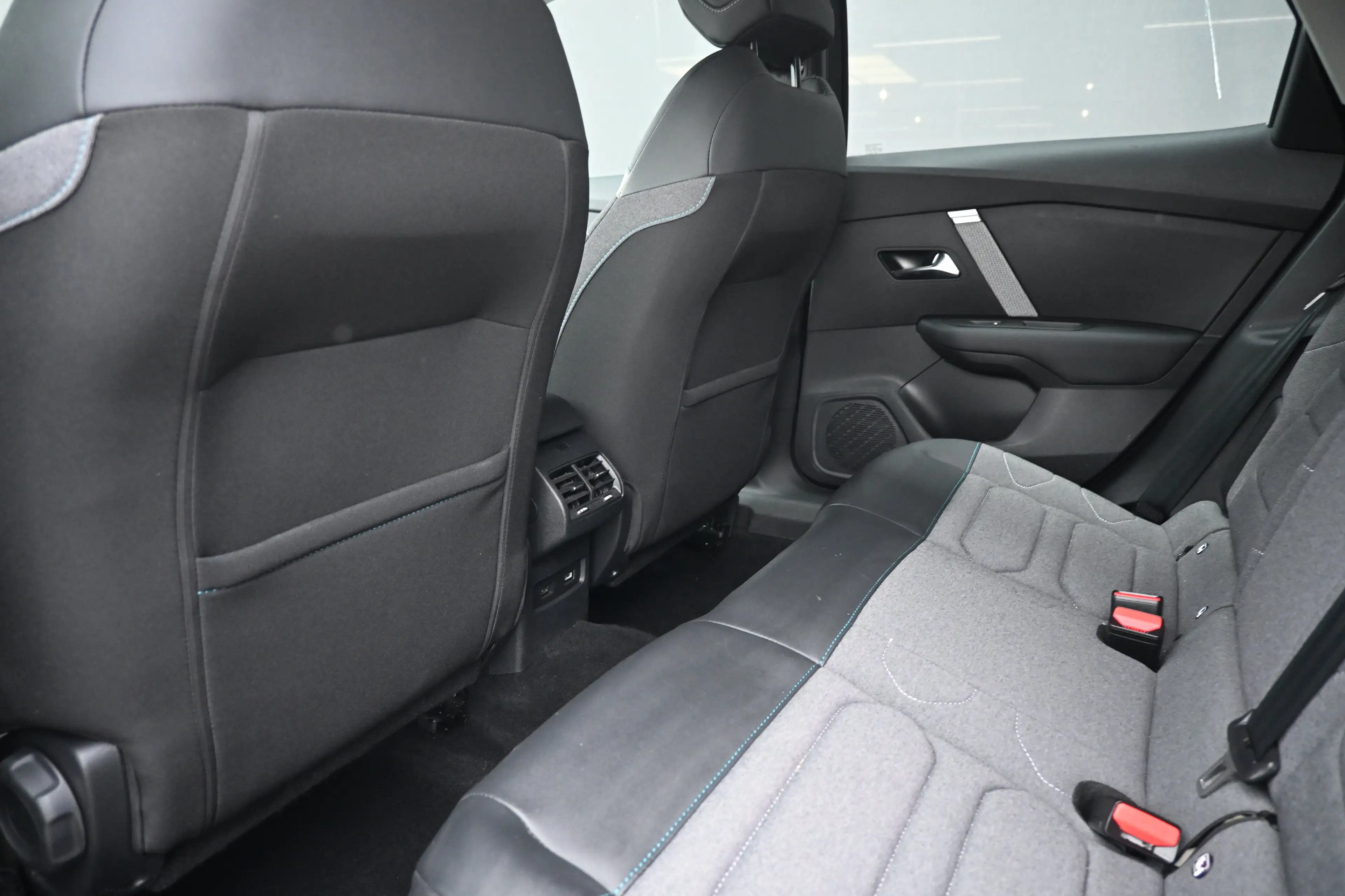 Citroen E-C4 Electric You 50 kWh 3 Fase | Navigatie by App | Achteruitri — photo 10