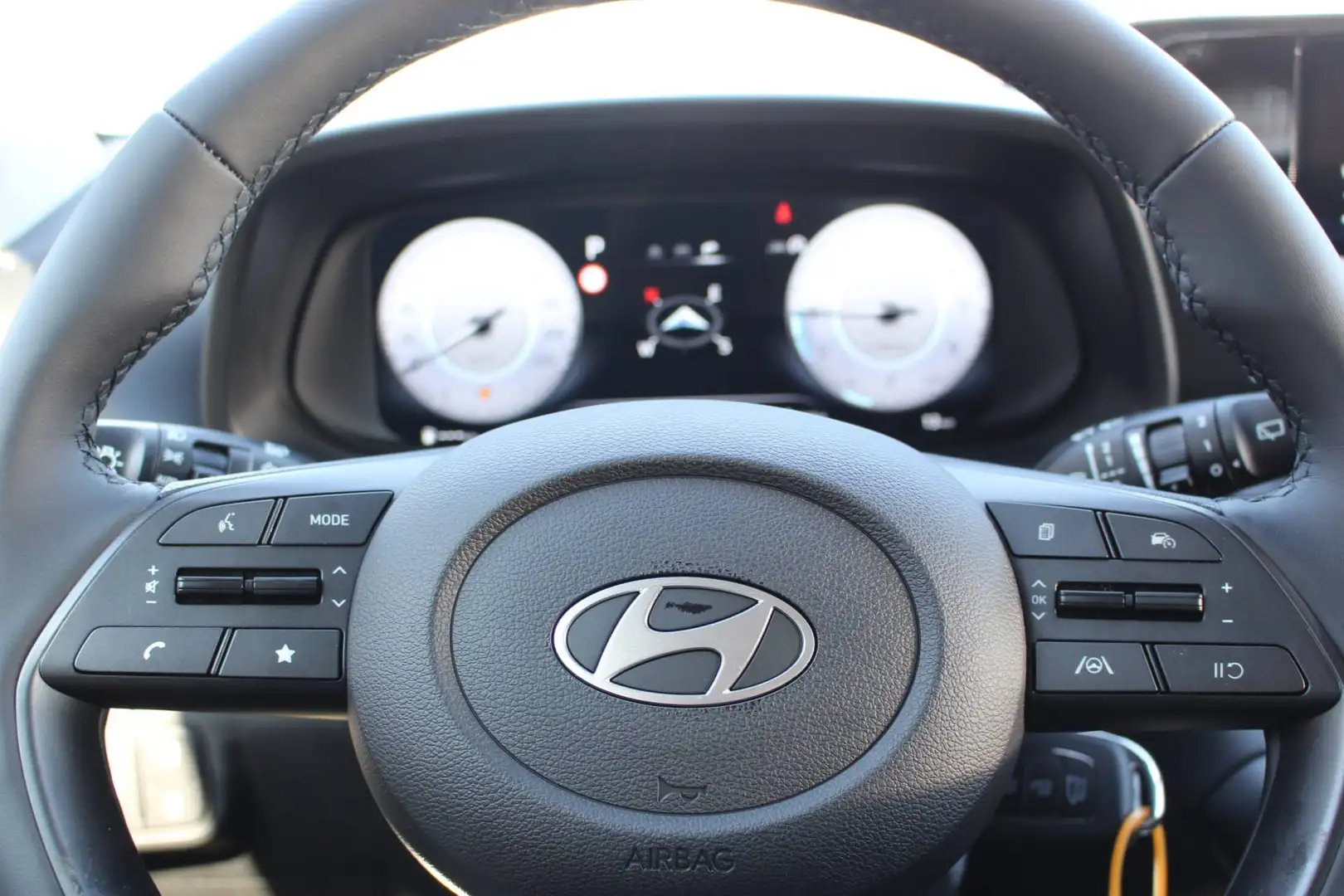 Hyundai BAYON FL (MY25) 1.0 T-GDI (100 PS) 7-DCT 2WD Trend Schwarz - 2