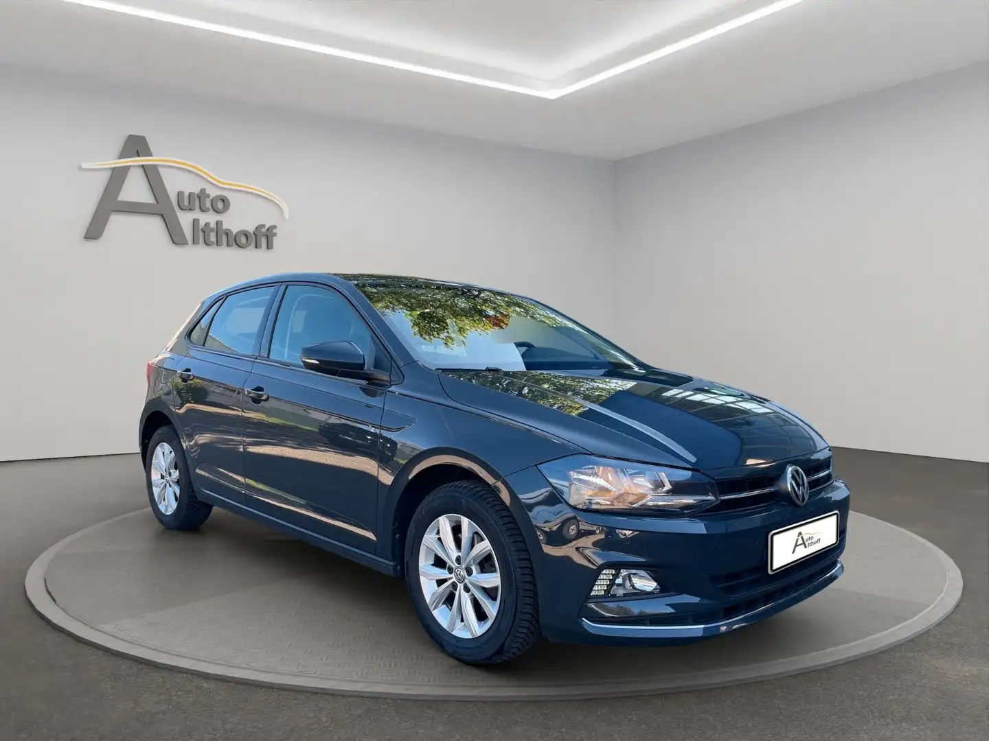 Volkswagen Polo VI Highline Grau - 1