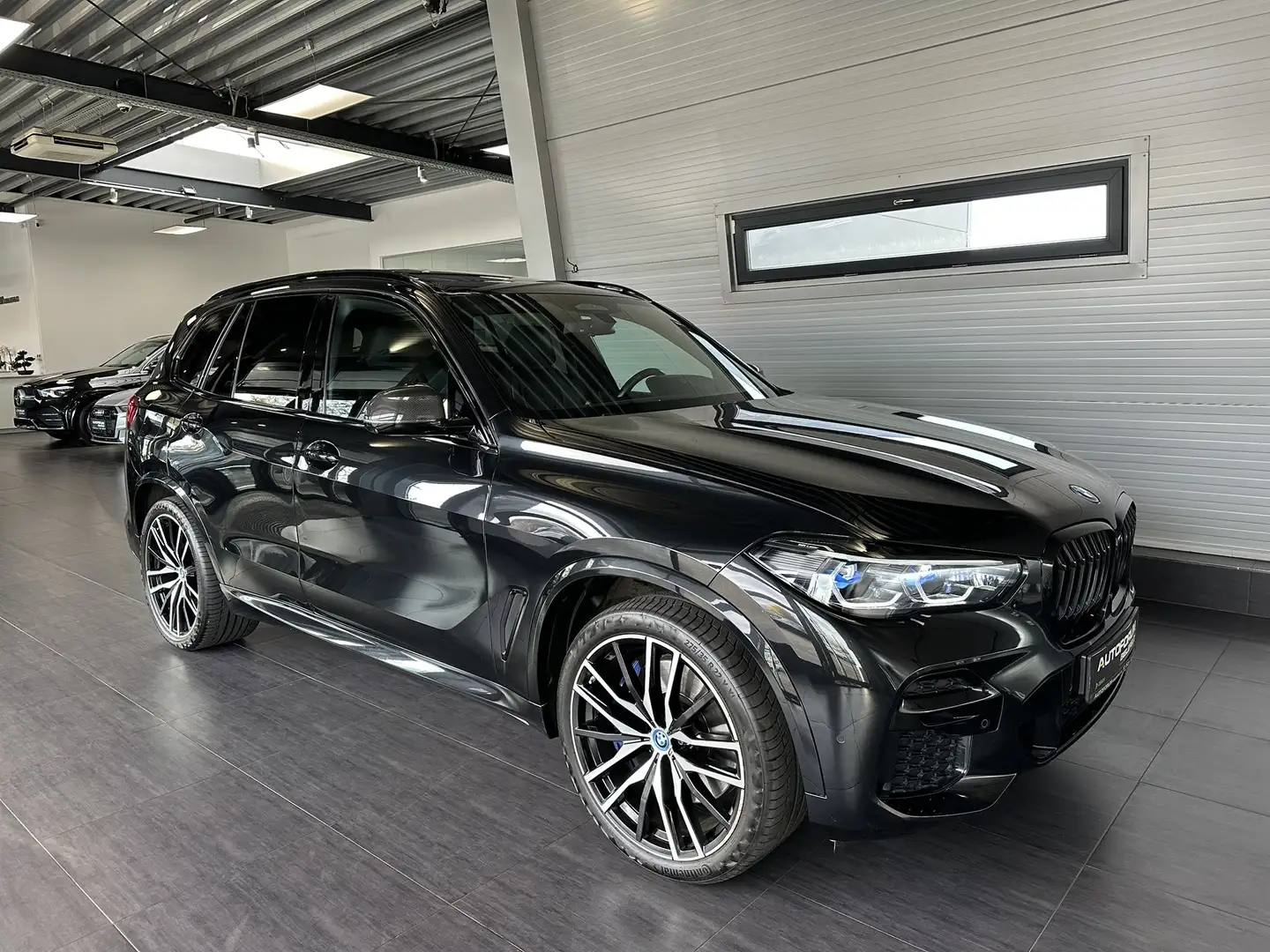 BMW X5 xDrive45e M Sport|Fond-Entert.|Pano|AHK|LM22 Schwarz - 1