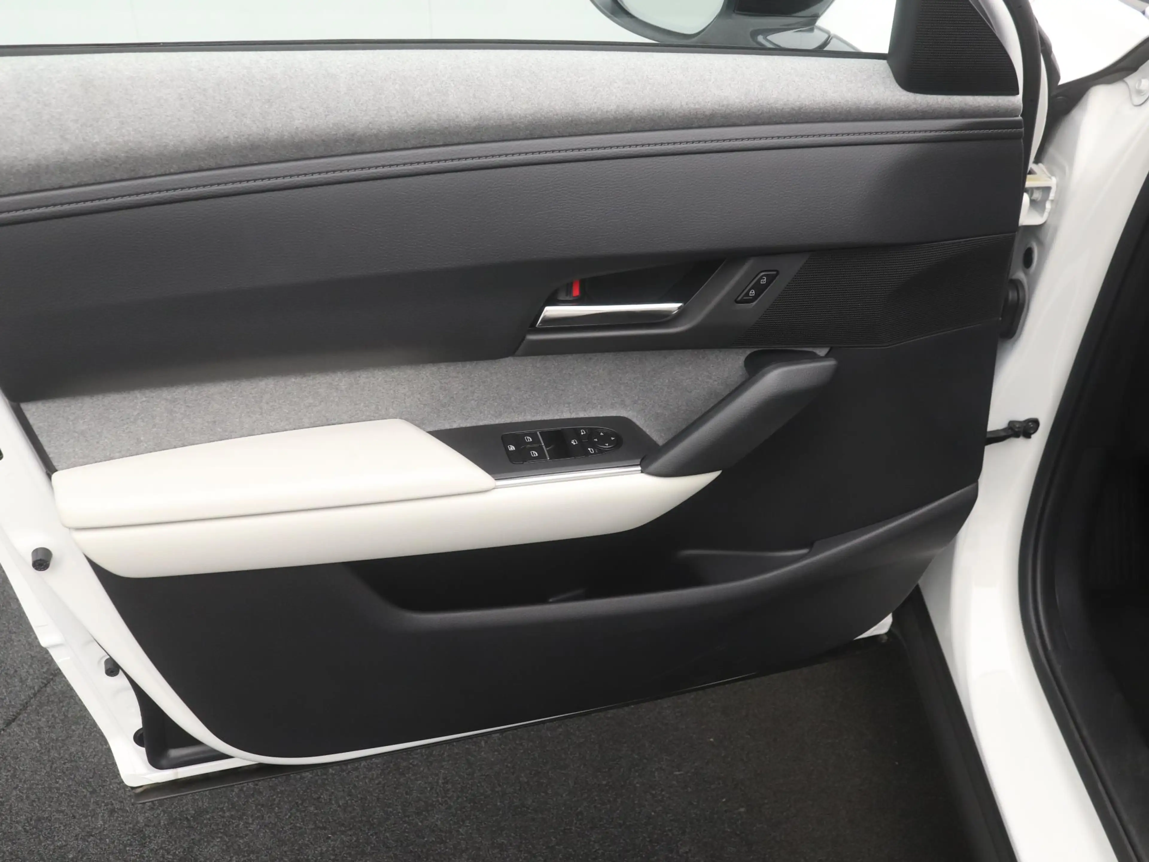 Mazda MX-30 e-SkyActiv EV Exclusive-line : dealer onderhouden — photo 11