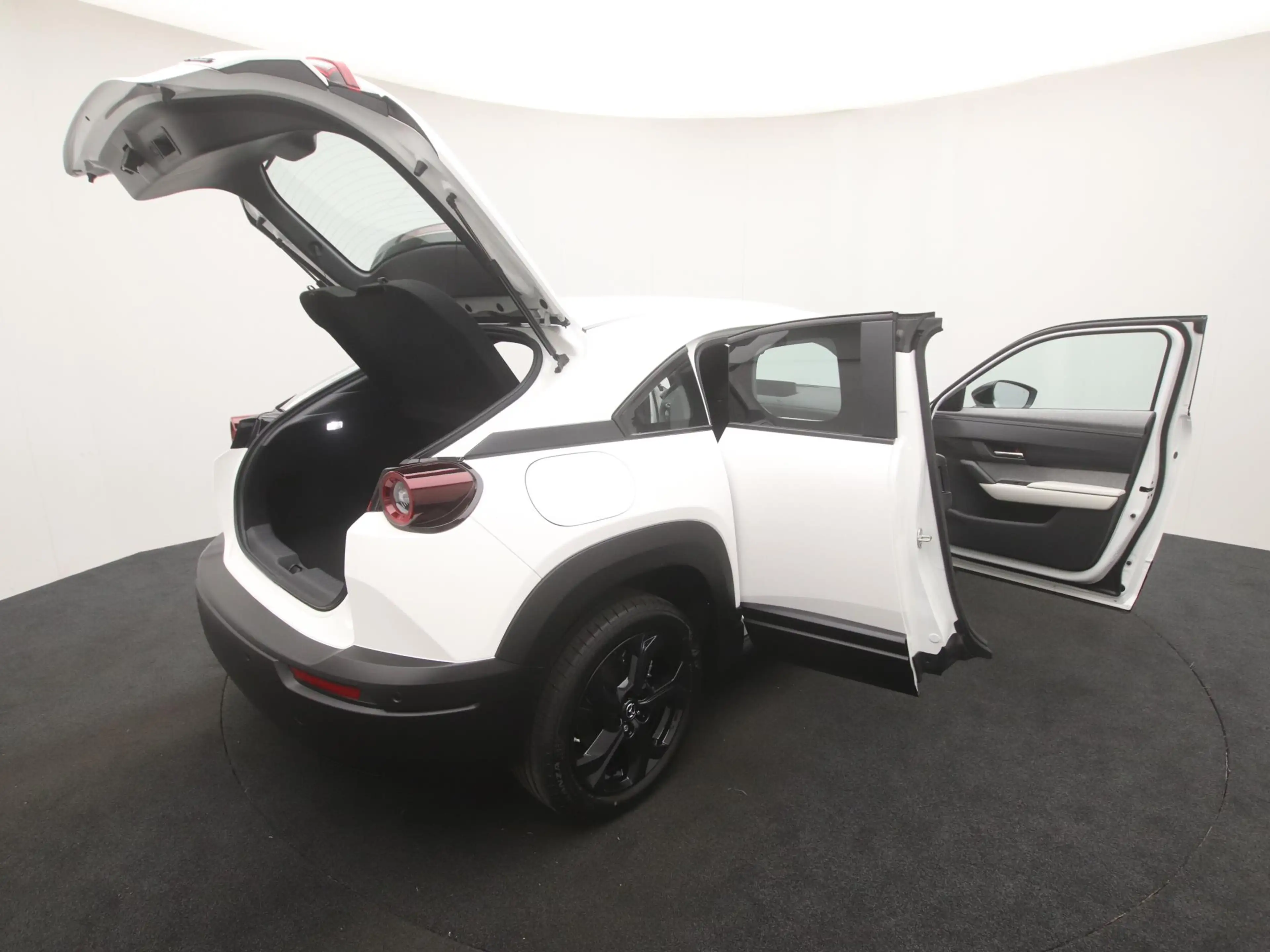 Mazda MX-30 e-SkyActiv EV Exclusive-line : dealer onderhouden — photo 10