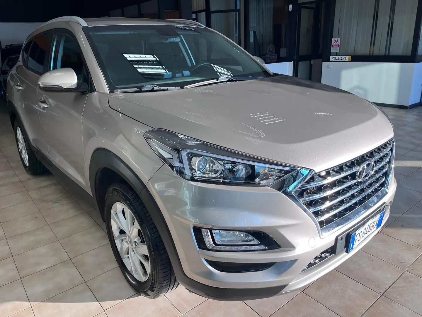 Hyundai TUCSON Tucson 1.6 crdi Exellence 2wd 115cv Grigio - 2
