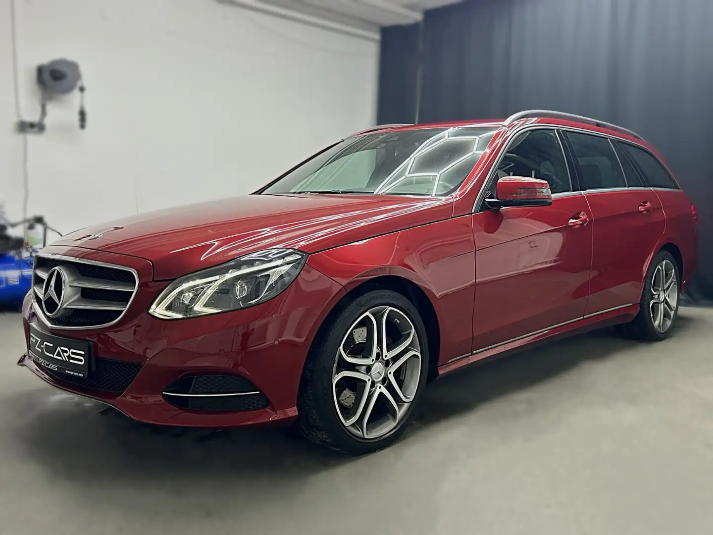 Mercedes-Benz E 250 E250d T FL|LED|XL-Navi|AbsTemp|Leder|PDC|SHZ|AHK Rot - 1