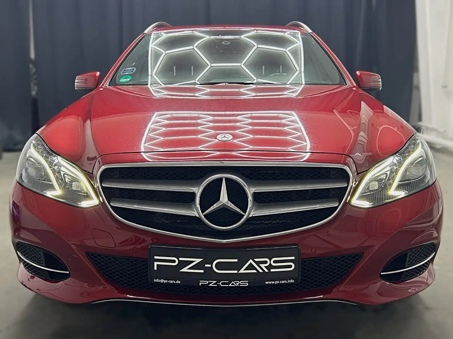 Mercedes-Benz E 250 E250d T FL|LED|XL-Navi|AbsTemp|Leder|PDC|SHZ|AHK Rot - 2