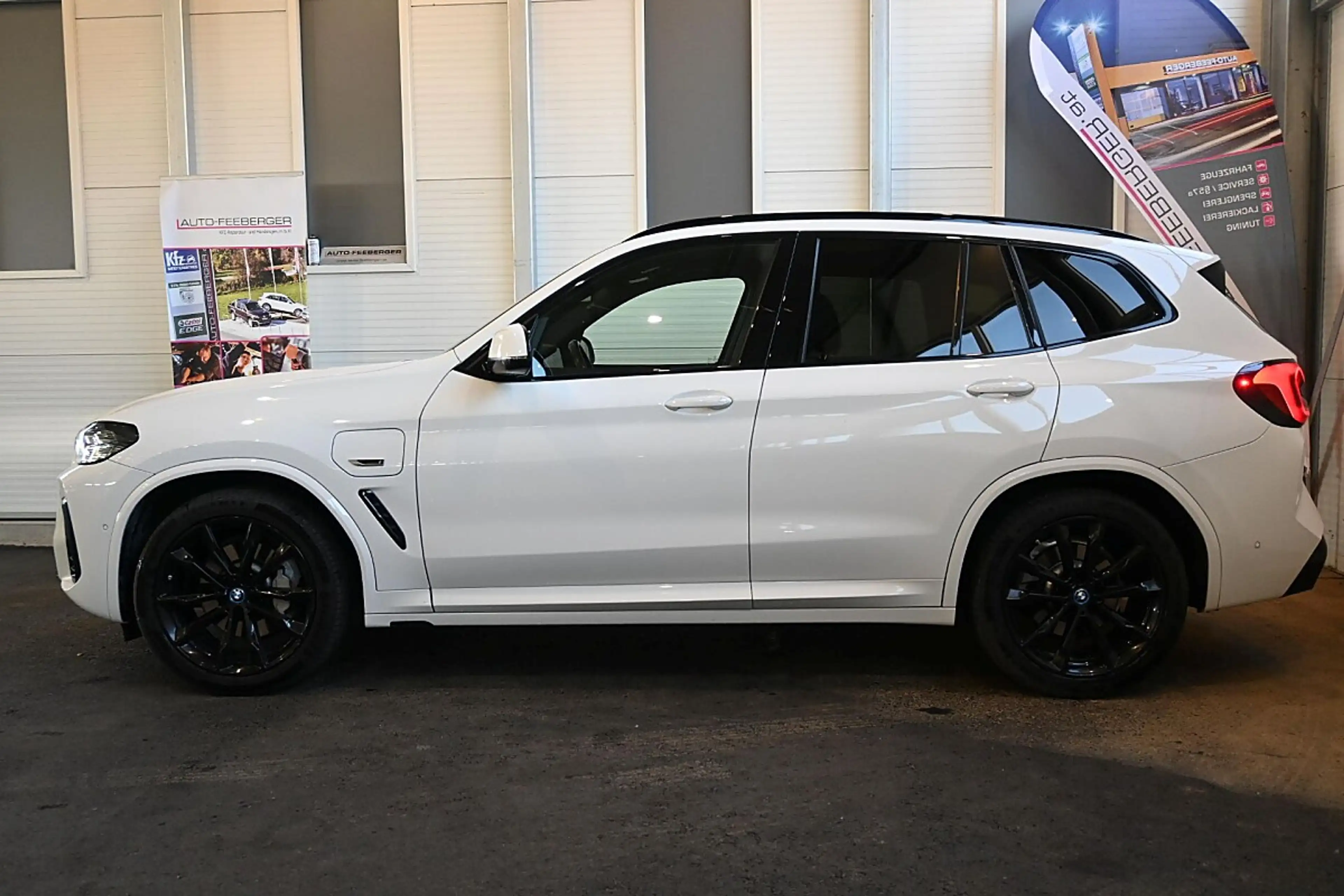 BMW X3 xDrive 30e Msport; AHK, Head-UP, Sitzbelüftung — photo 3