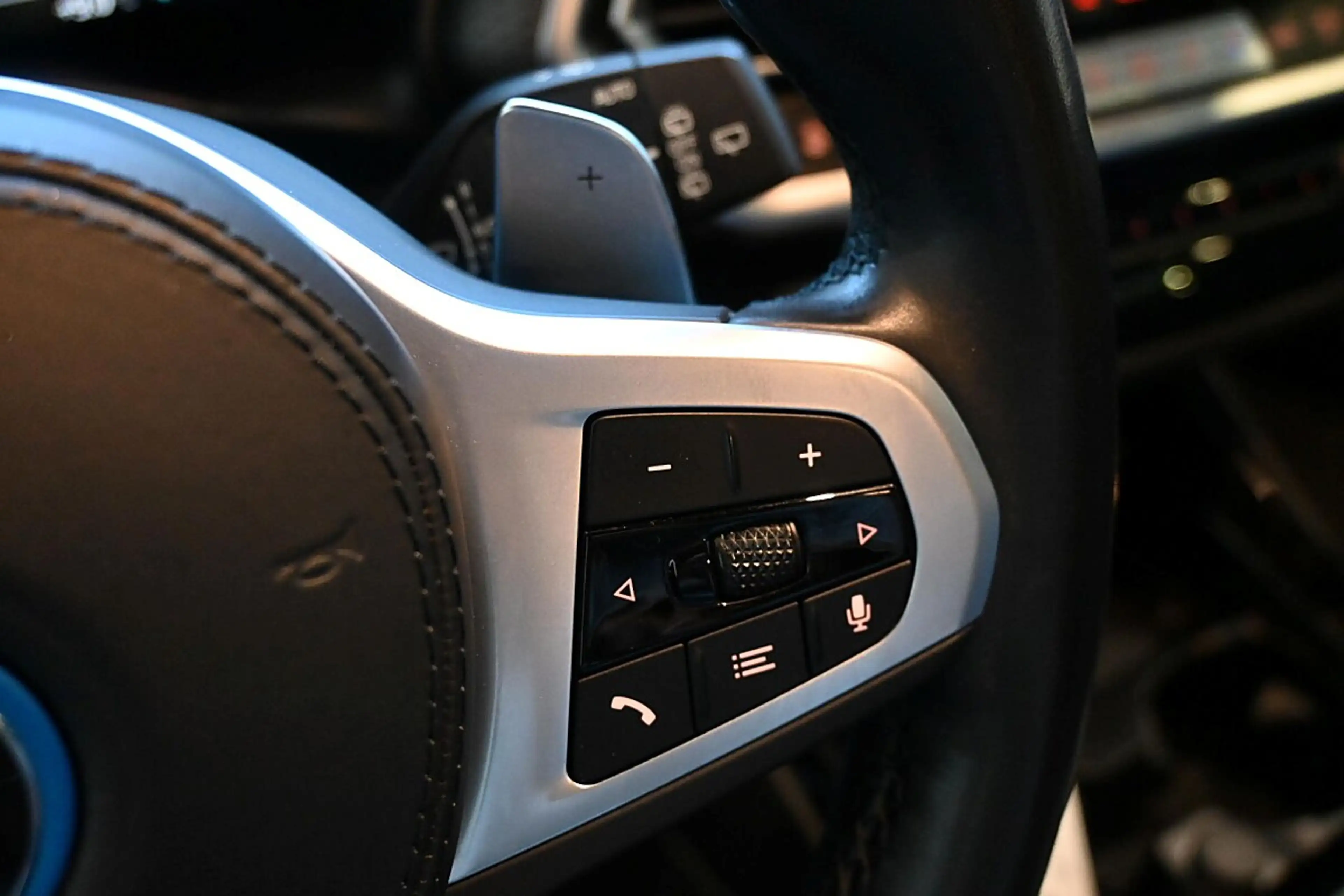 BMW X3 xDrive 30e Msport; AHK, Head-UP, Sitzbelüftung — photo 9